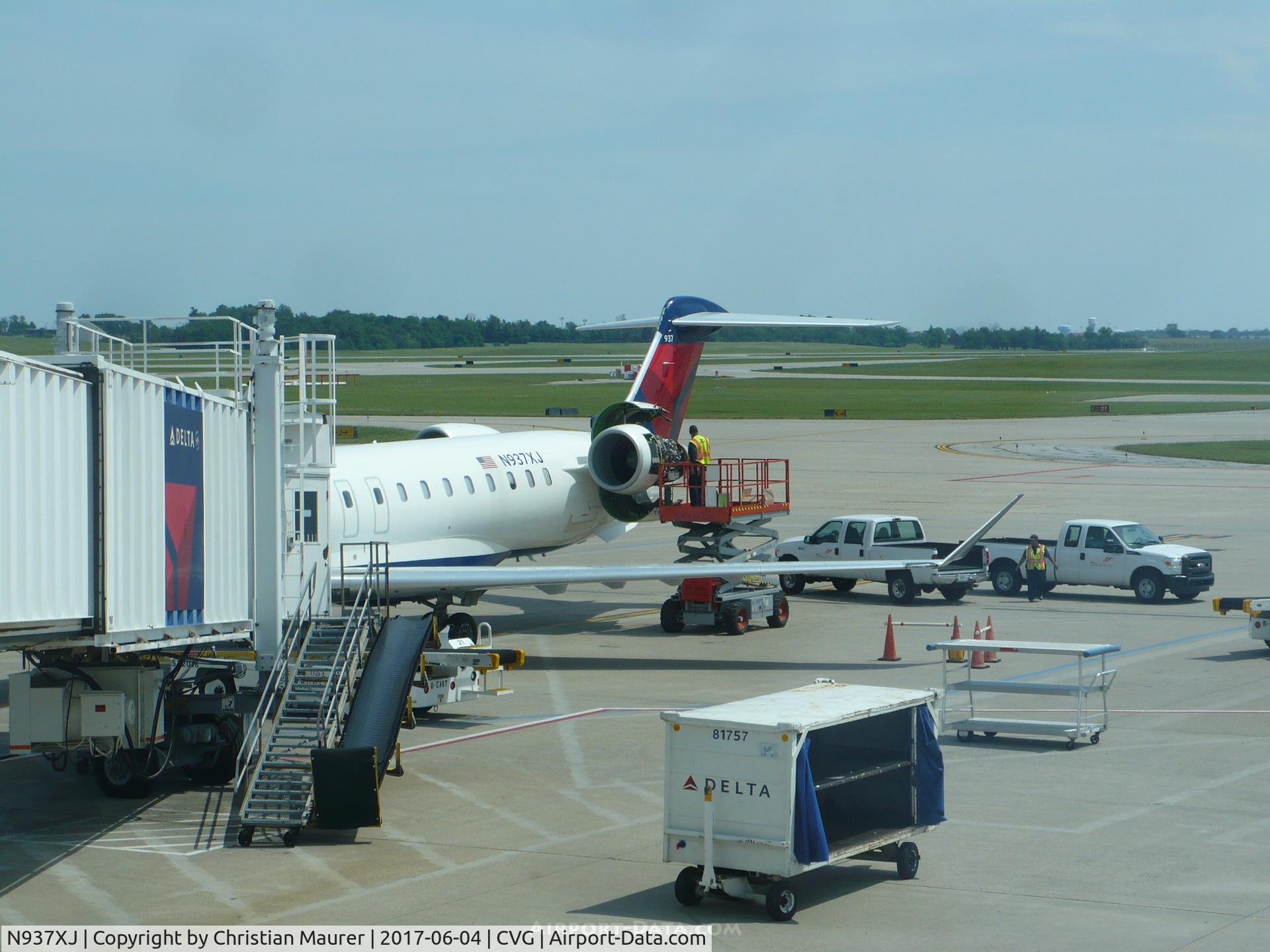 N937XJ, 2008 Bombardier CRJ-900ER (CL-600-2D24) C/N 15210, CRJ-900ER broken down