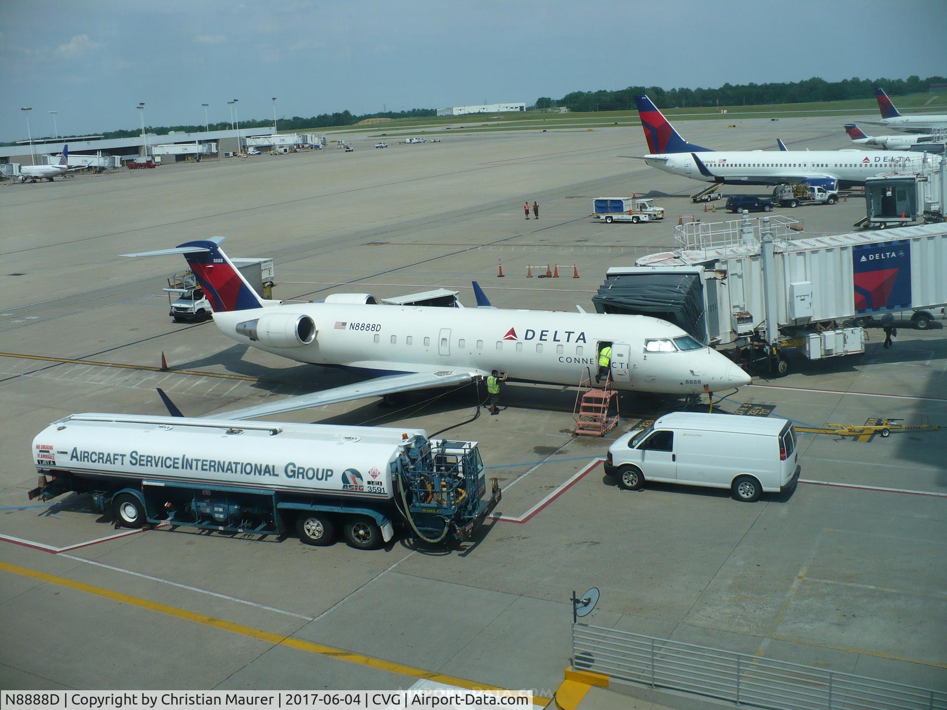 N8888D, 2003 Bombardier CRJ-200 (CL-600-2B19) C/N 7888, CRJ-200