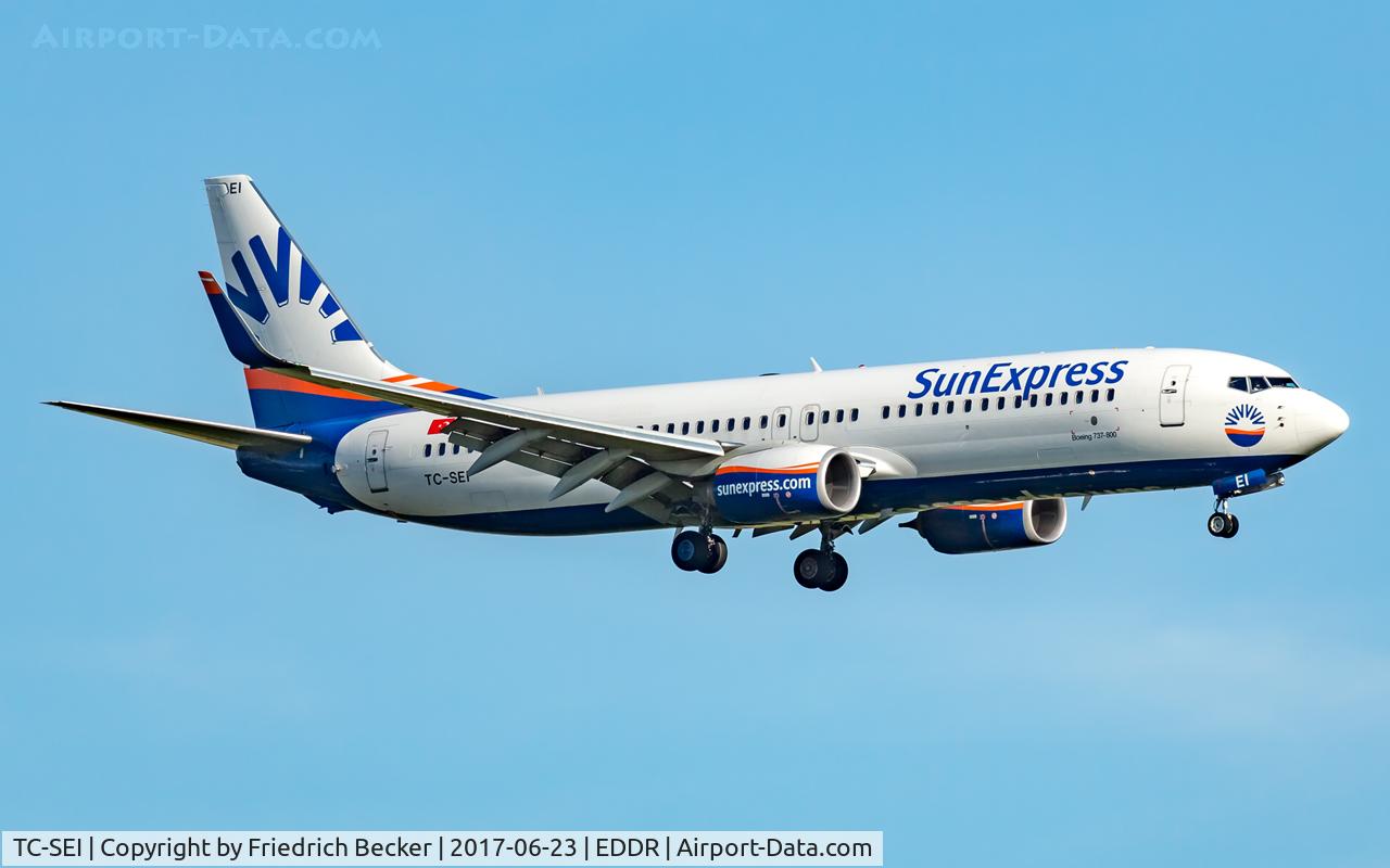 TC-SEI, 2015 Boeing 737-8HC C/N 61170, on final RW27