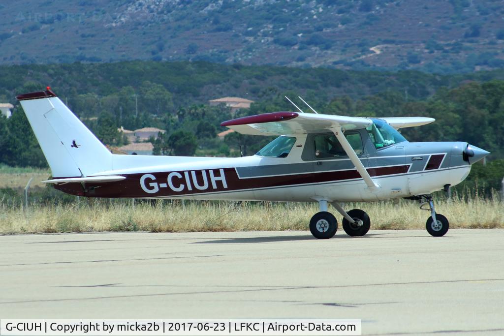 G-CIUH, 1983 Cessna 152 C/N 15285745, Taxiing