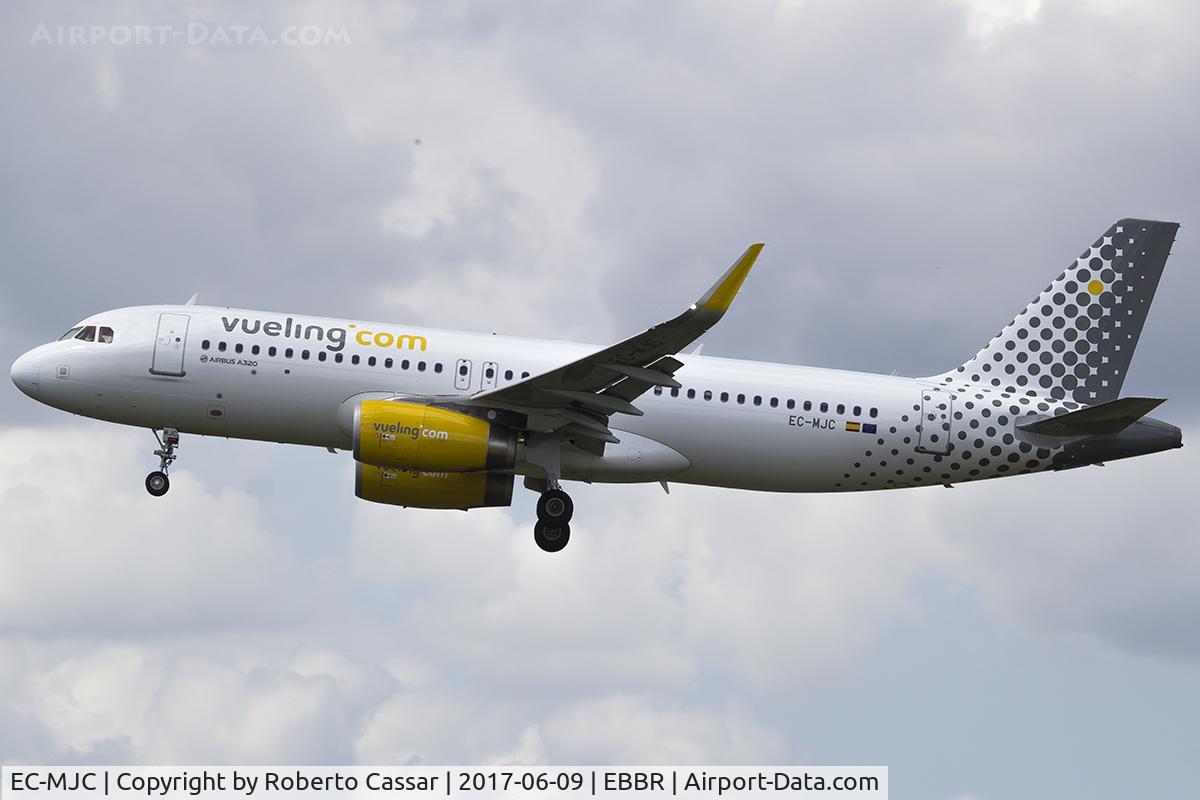 EC-MJC, 2015 Airbus A320-232 C/N 6841, Brussels