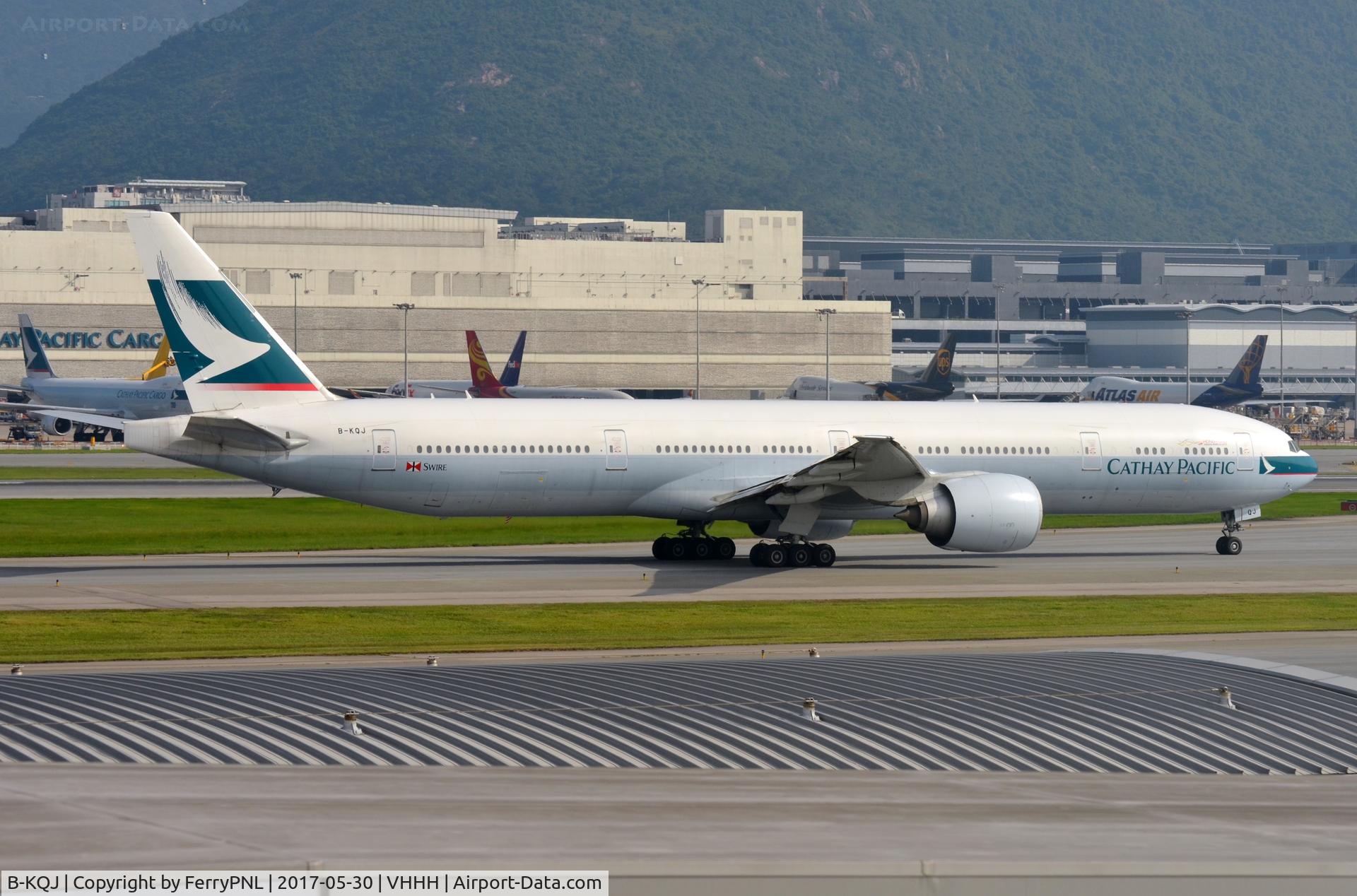 B-KQJ, 2013 Boeing 777-367/ER C/N 41760, CX B773 taxying to the runway.