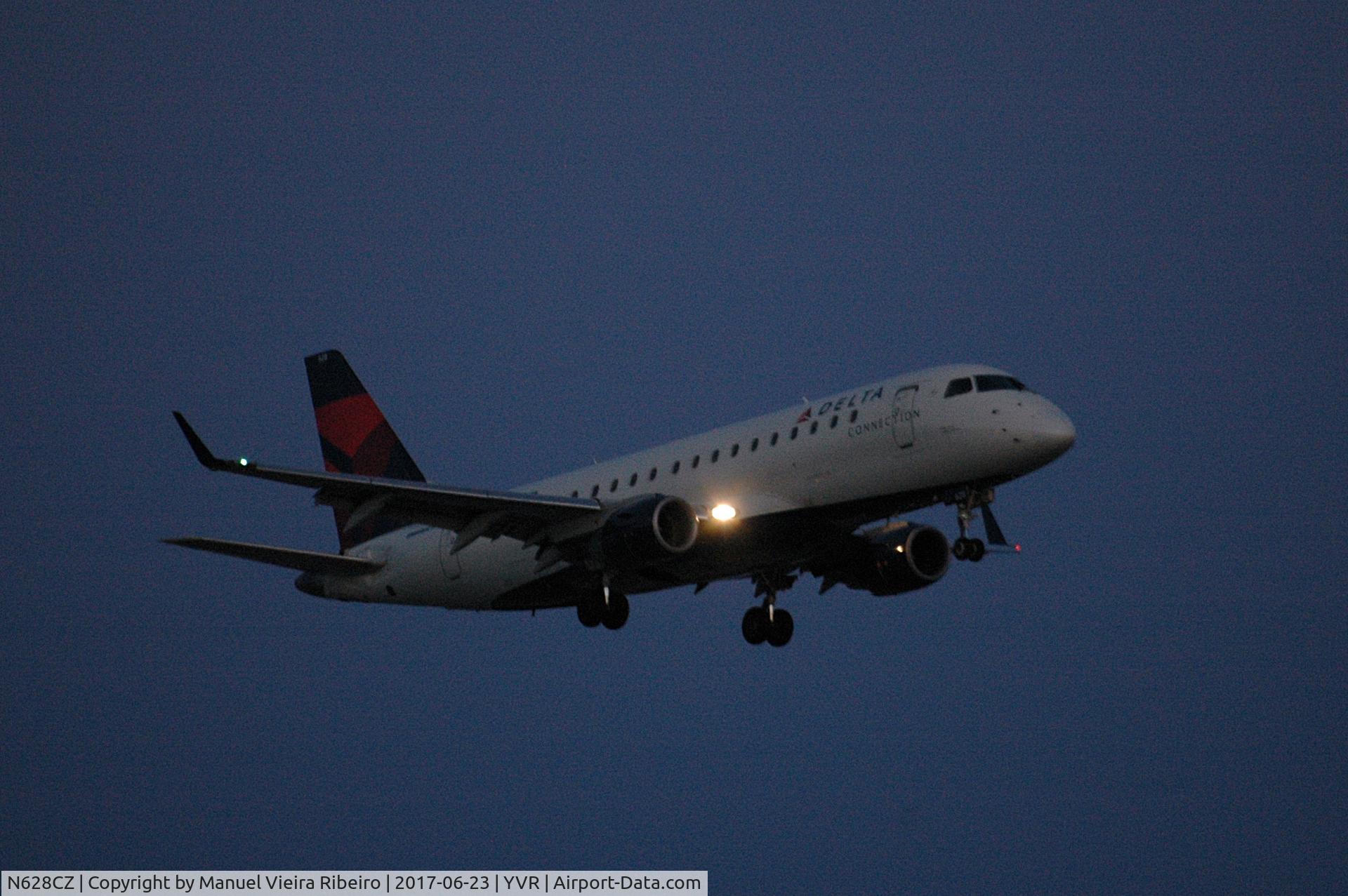 N628CZ, 2008 Embraer 175LR (ERJ-170-200LR) C/N 17000233, arrival from LAX