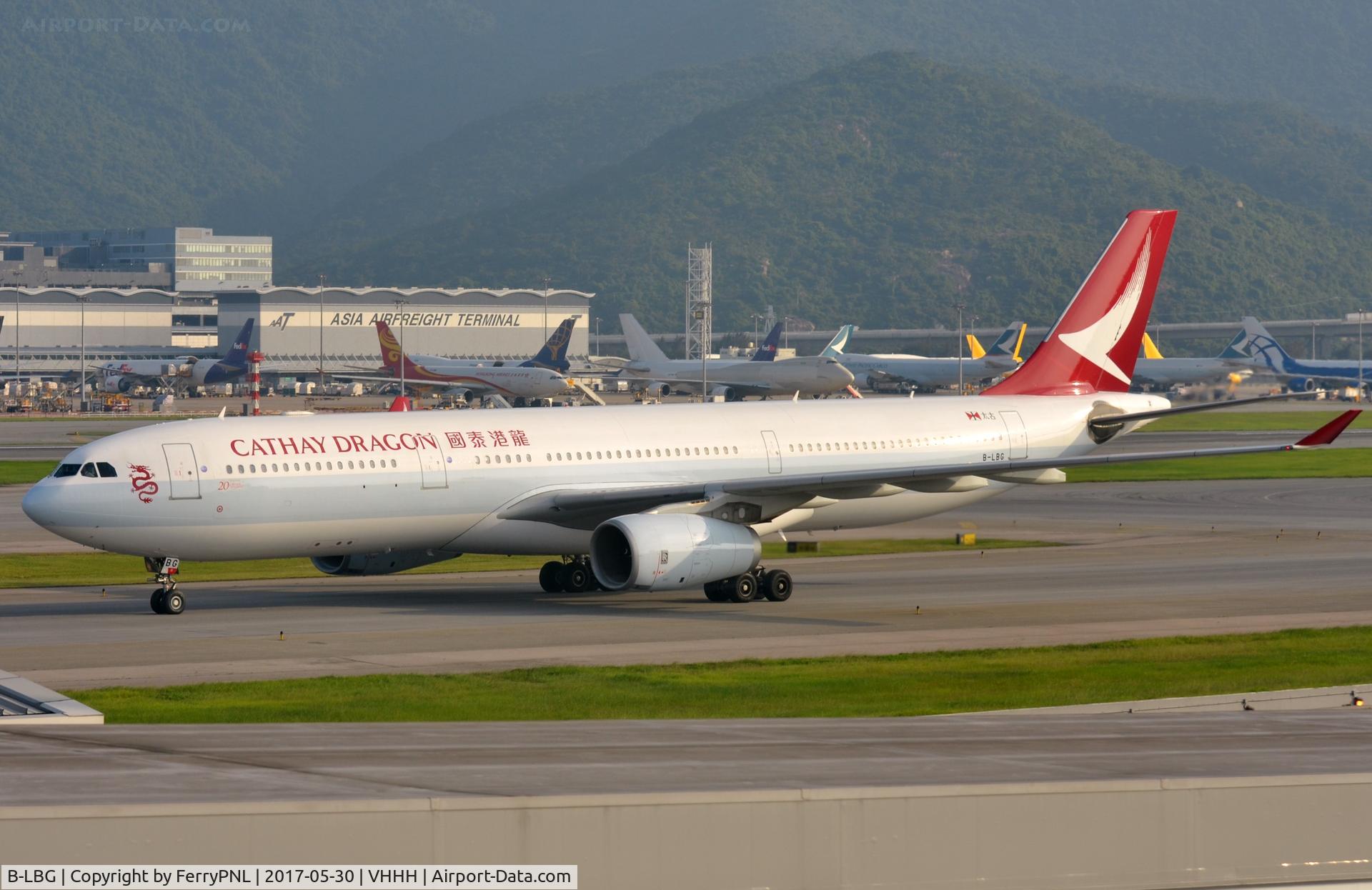 B-LBG, 2014 Airbus A330-343 C/N 1557, Cathay Dragon A333 taxying.