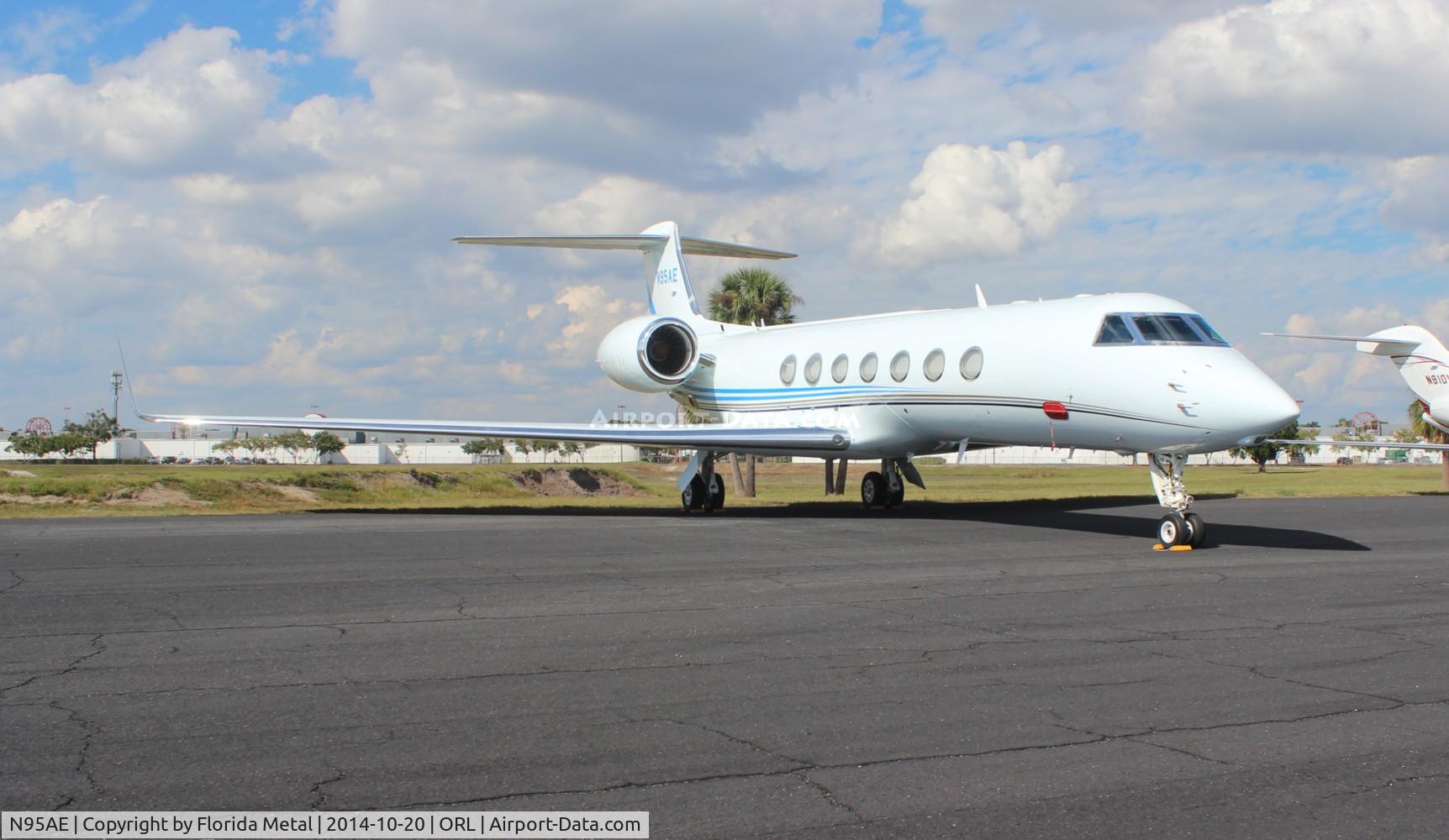 N95AE, 1998 Gulfstream Aerospace G-V C/N 562, Gulfstream V