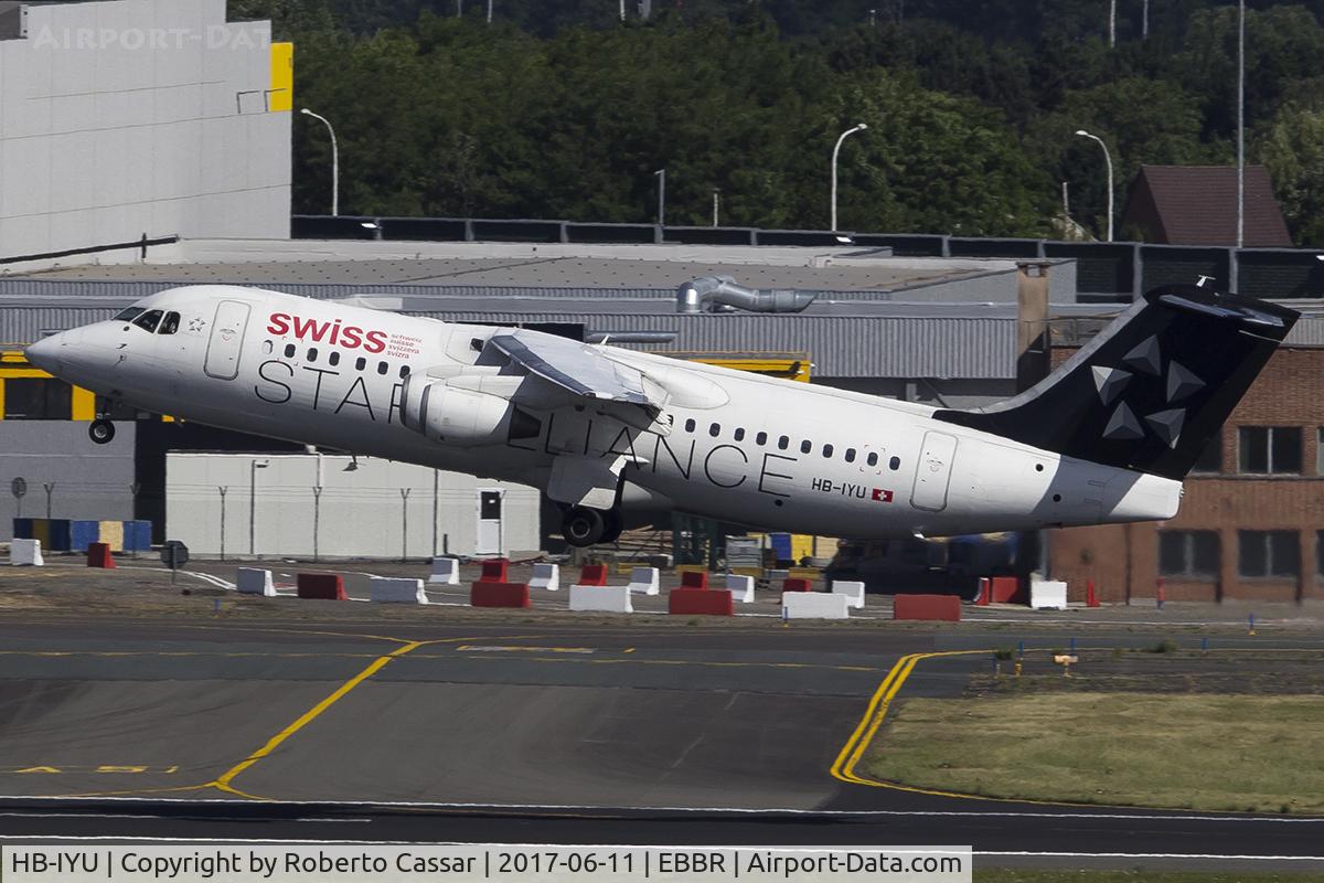 HB-IYU, 2000 British Aerospace Avro 146-RJ100 C/N E3379, Brussels