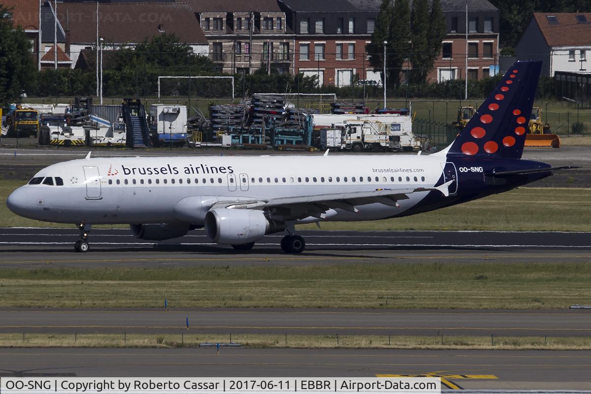 OO-SNG, 2002 Airbus A320-214 C/N 1885, Brussels