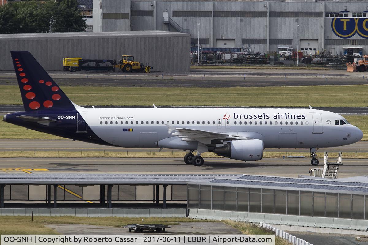 OO-SNH, 2004 Airbus A320-214 C/N 2207, Brussels