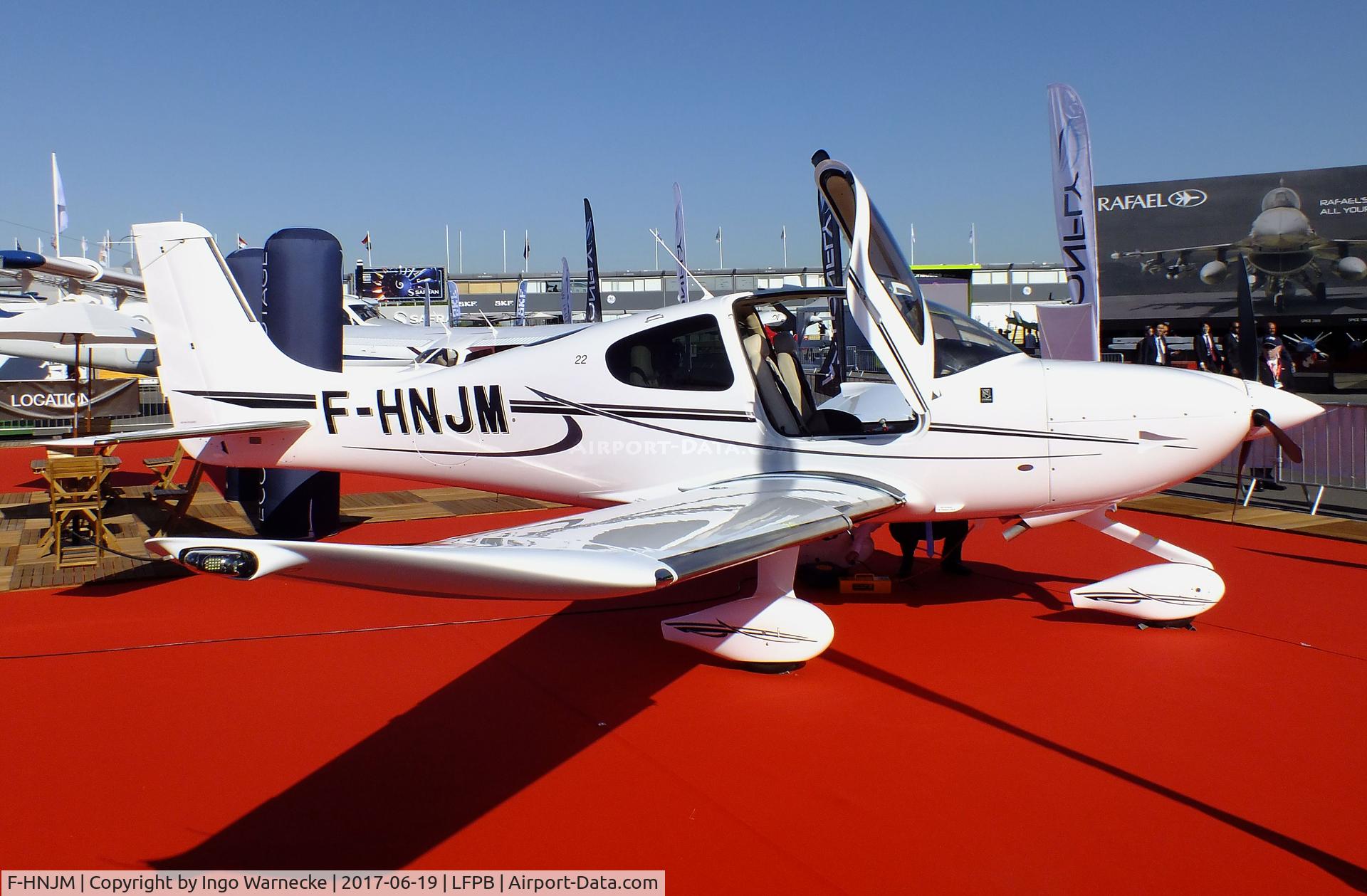 F-HNJM, 2016 Cirrus SR22 C/N 4380, Cirrus SR22 at the Aerosalon 2017, Paris