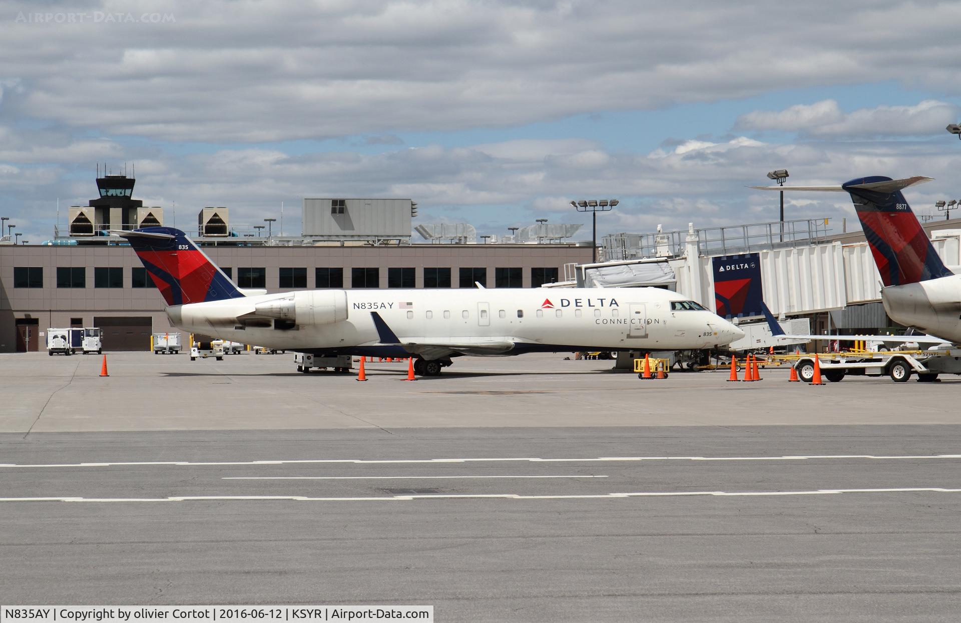 N835AY, 2005 Bombardier CRJ-200ER (CL-600-2B19) C/N 8035, Syracuse airport