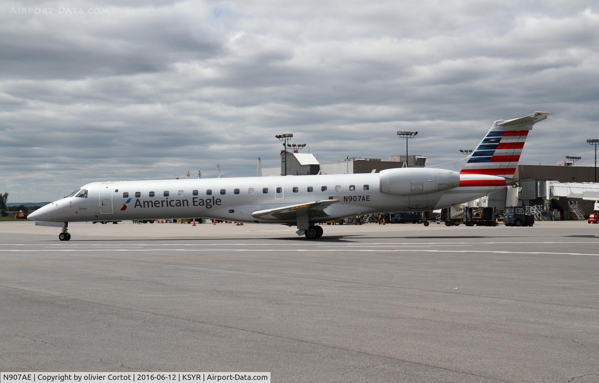N907AE, 2005 Embraer ERJ-145LR (EMB-145LR) C/N 14500895, leaving Syracuse