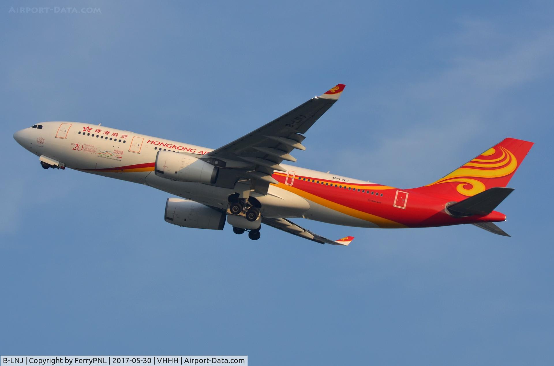 B-LNJ, 2011 Airbus A330-243 C/N 1277, Hong Kong Airlines A332 departing HKG