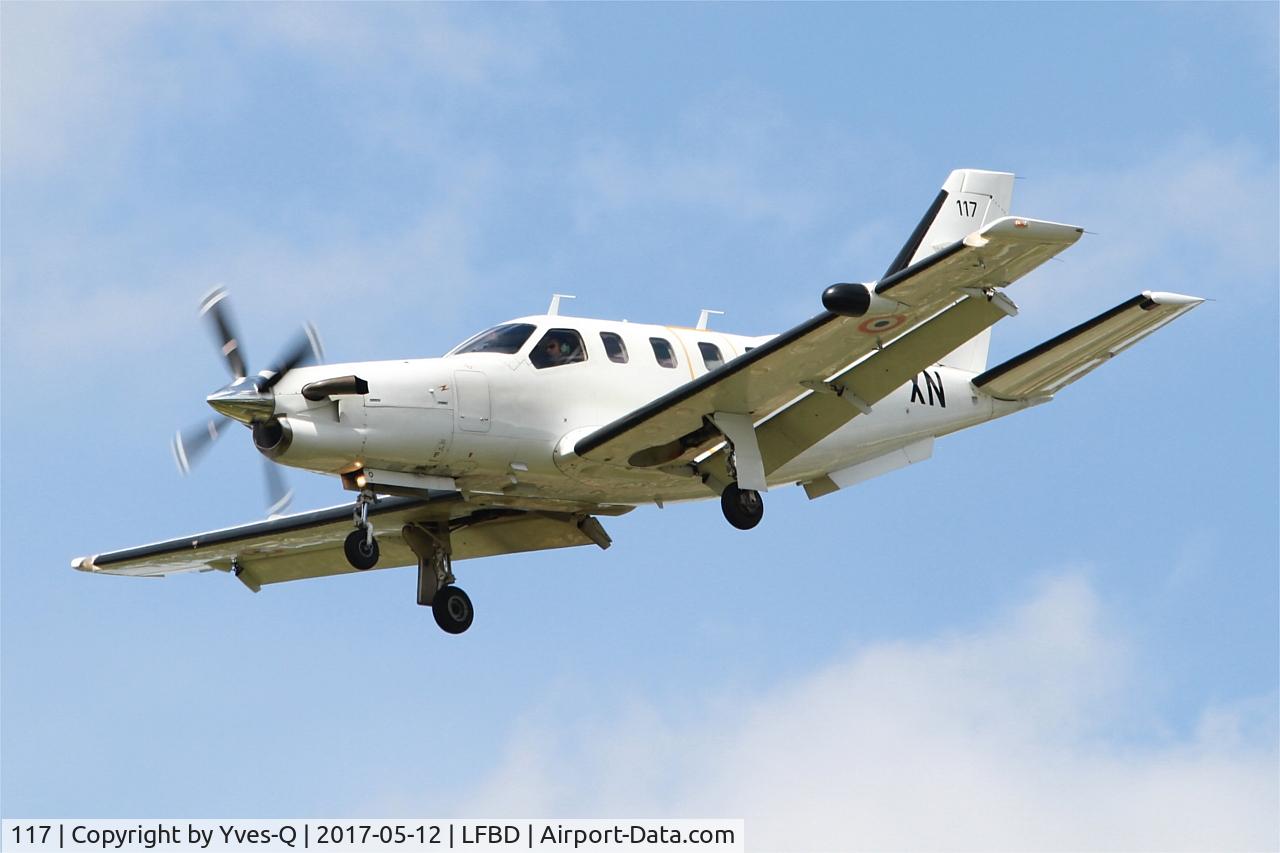 117, Socata TBM-700A C/N 117, Socata TBM-700A, On final rwy 23, Bordeaux-Mérignac airport (LFBD-BOD)