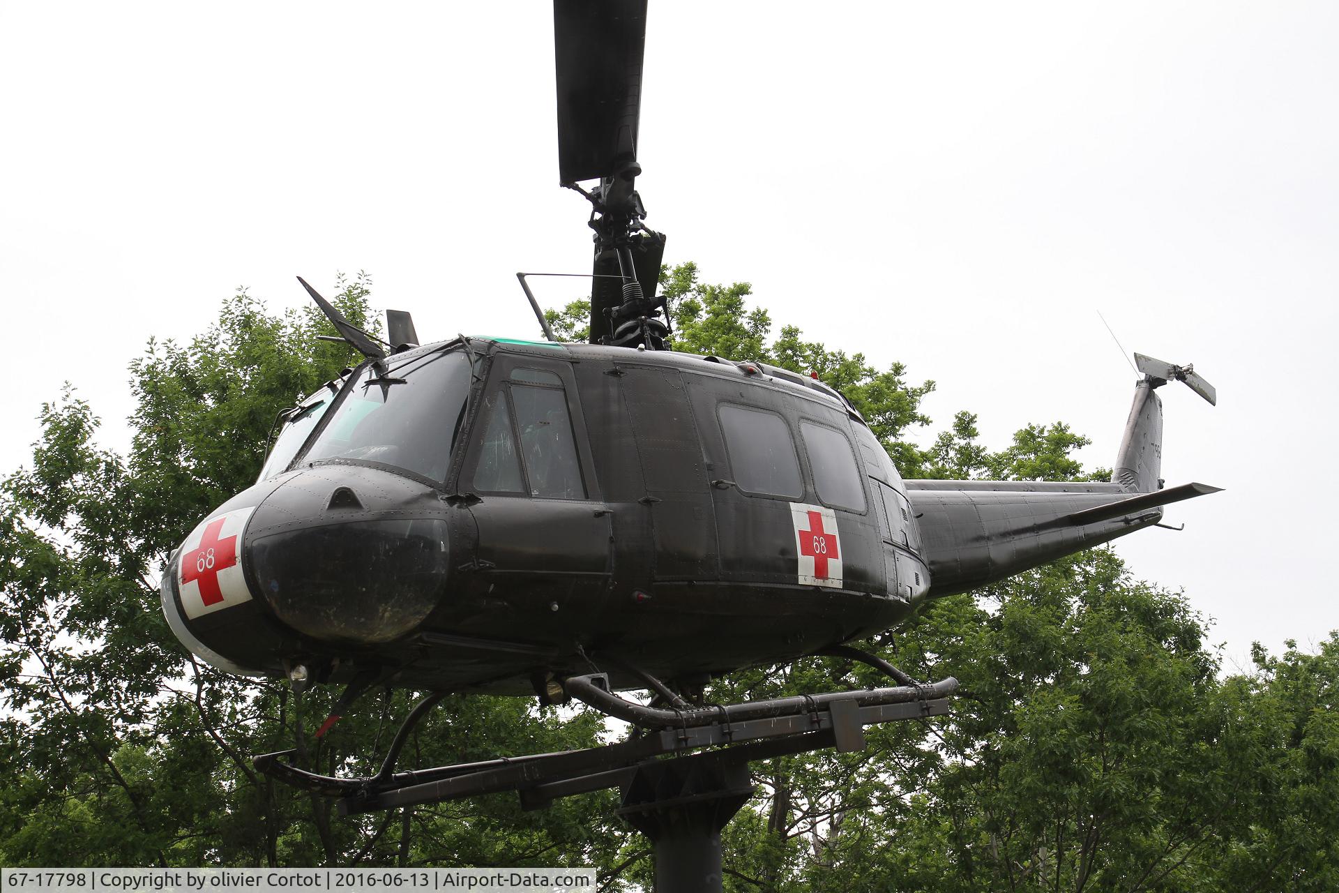 67-17798, 1967 Bell UH-1H Iroquois C/N 9996, the other side looks better