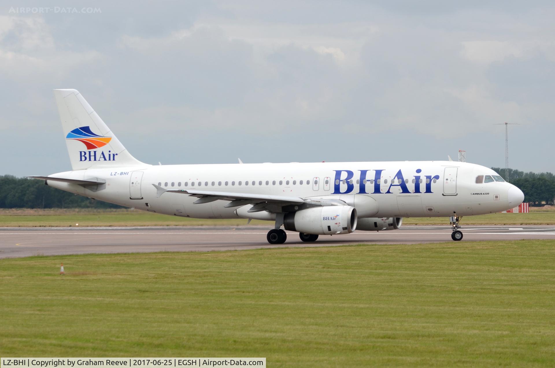 LZ-BHI, 2007 Airbus A320-214 C/N 3125, About to depart from Norwich.