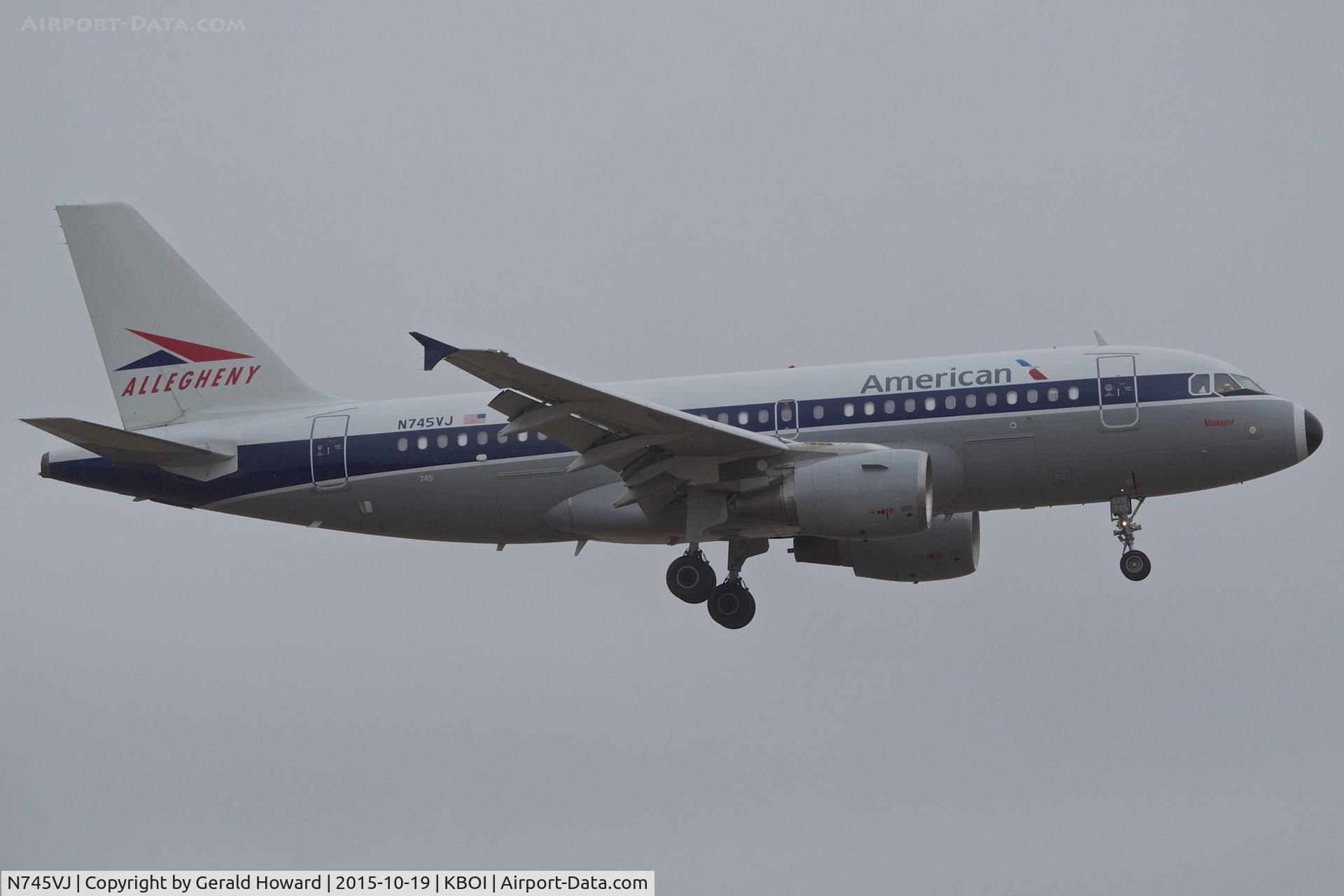 N745VJ, 2000 Airbus A319-112 C/N 1289, Landing RWY 10L.