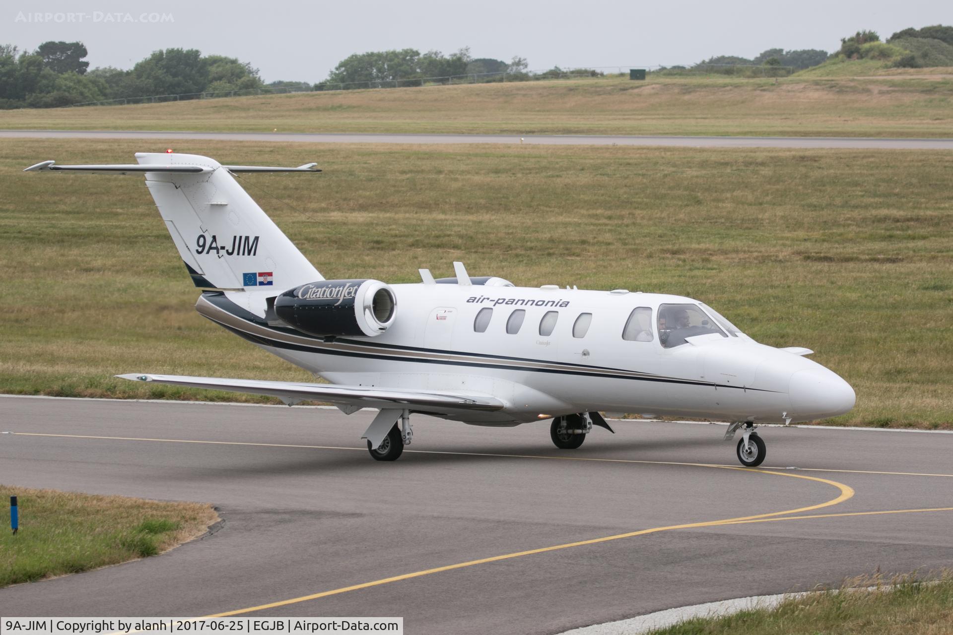 9A-JIM, 1998 Cessna 525 CitationJet CJ1 C/N 525-0277, Taxying after arrival at Guernsey