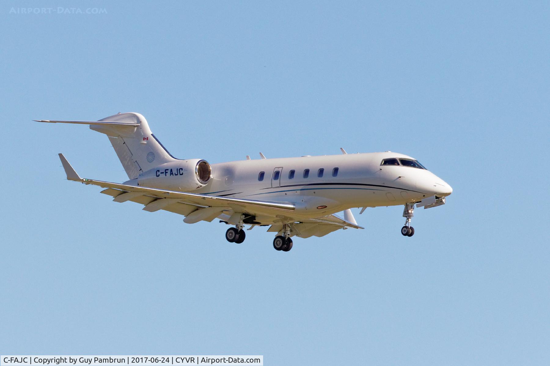 C-FAJC, 2013 Bombardier Challenger 300 (BD-100-1A10) C/N 20384, Landing