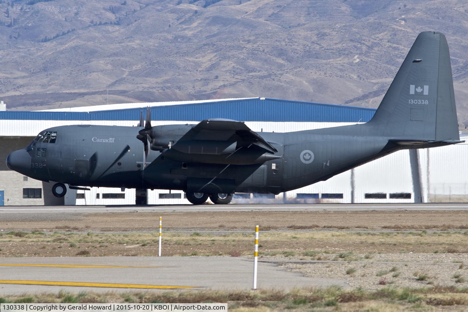 130338, 1989 Lockheed KCC-130H Hercules C/N 382-5175, Touch down on RWY 28R.  435 Squadron, 17 Wing, Winnipeg.