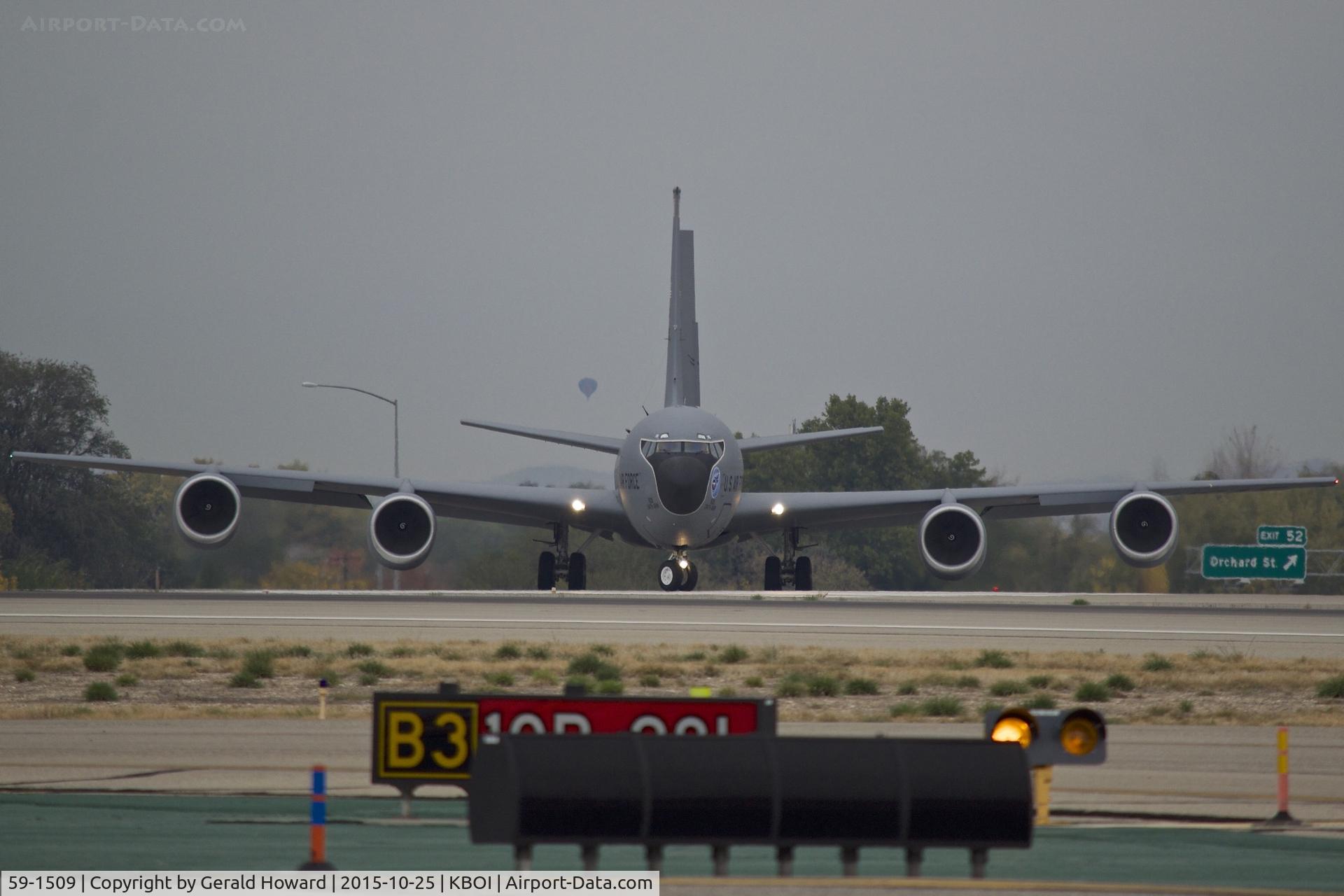 59-1509, 1960 Boeing KC-135R Stratotanker C/N 17997, Turning onto RWY 10L. 134th ARW, Tennesse ANG.