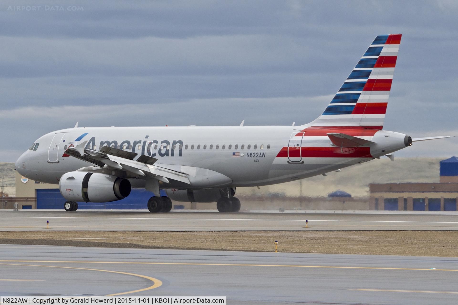 N822AW, 2000 Airbus A319-132 C/N 1410, Landing roll out on RWY 10L.