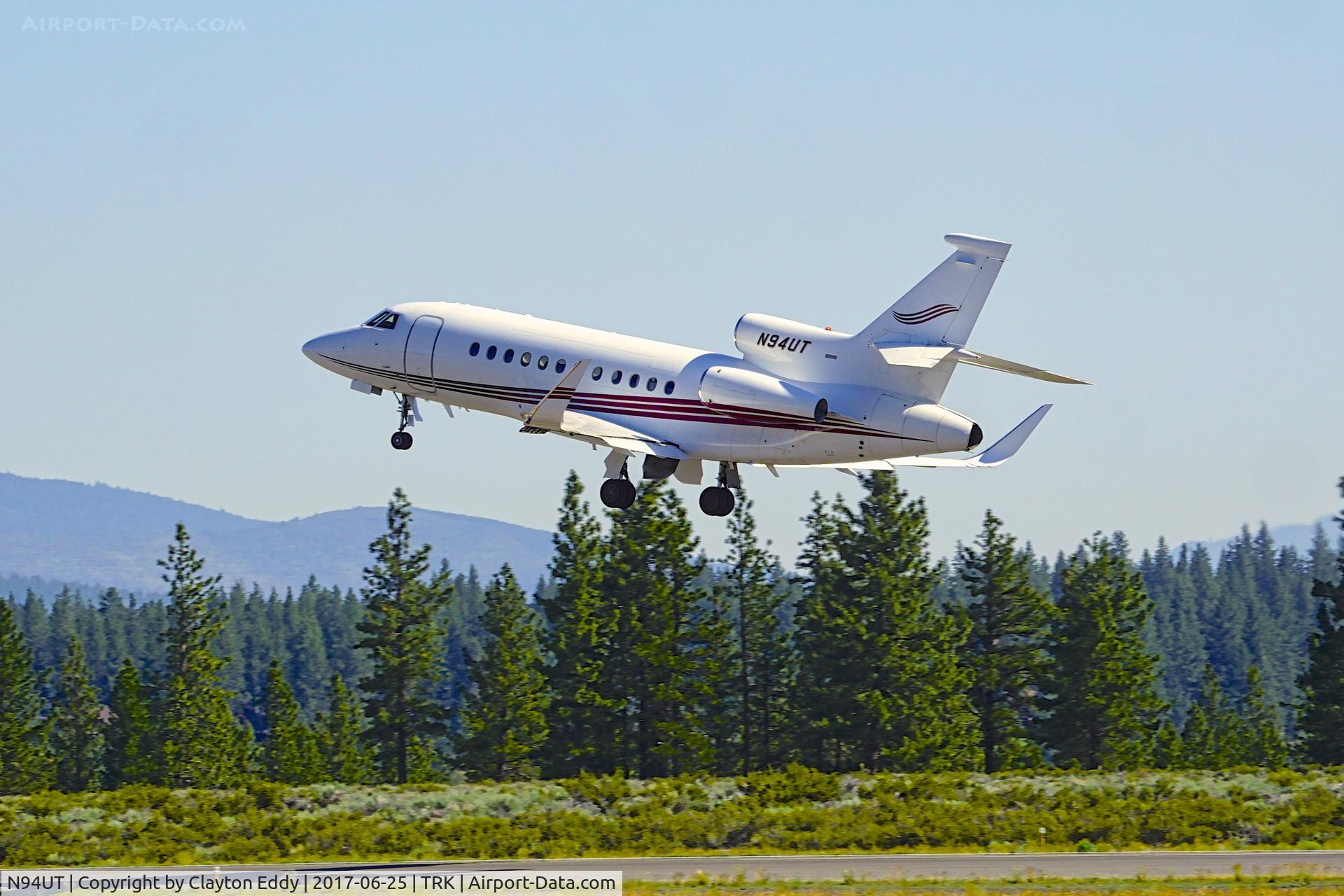 N94UT, 2002 Dassault Falcon 900EX C/N 105, Truckee Airport California 2017.