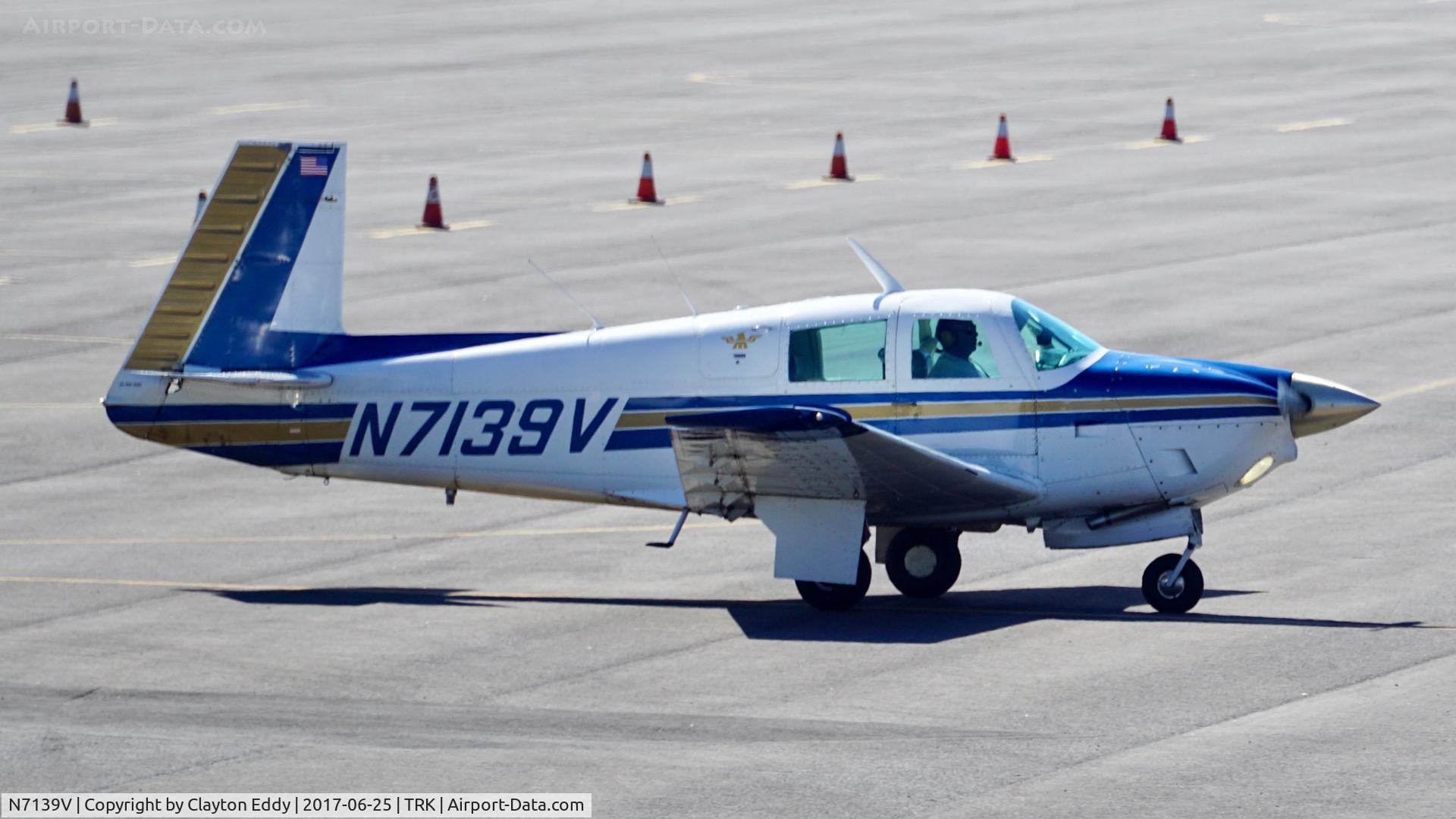 N7139V, 1974 Mooney M20E C/N 21-0048, Truckee Airport California 2017.