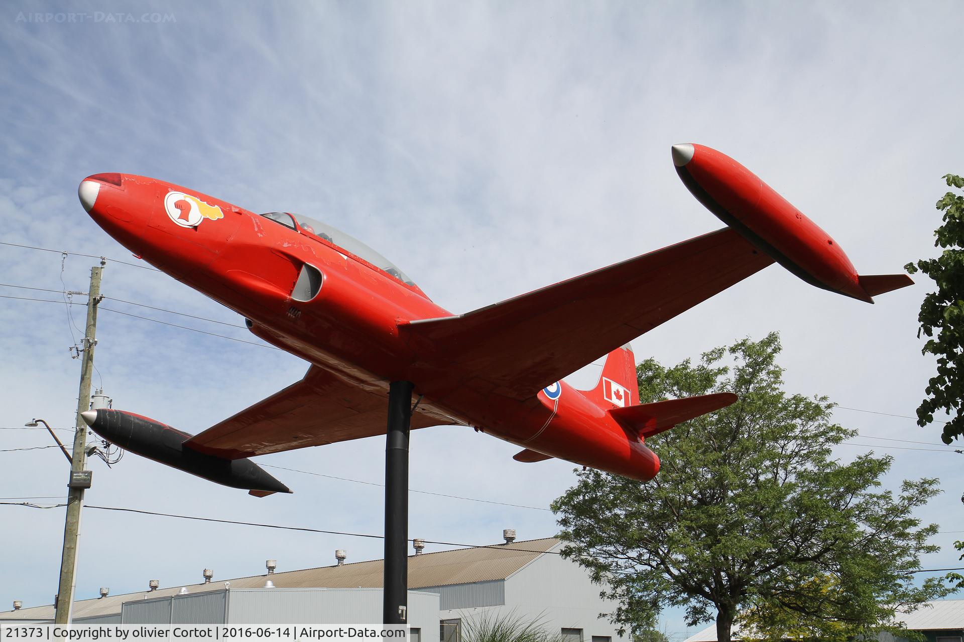 21373, 1954 Canadair CT-133 Silver Star 3 C/N T33-373, better picture with the sun !