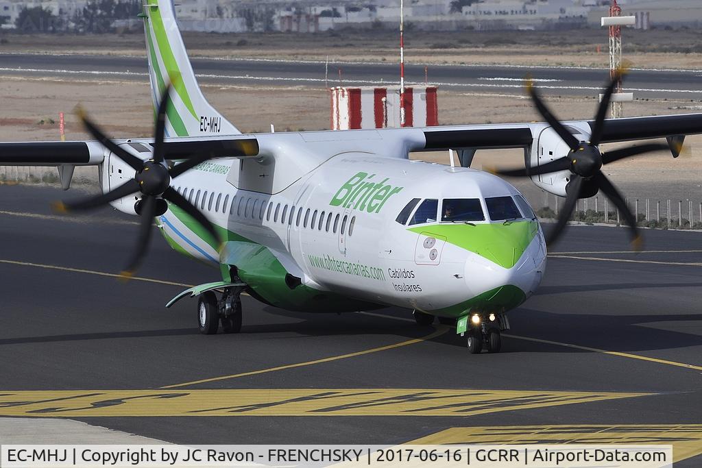 EC-MHJ, 2011 ATR 72-212A C/N 982, Binter Canarias departure to Teneriffe