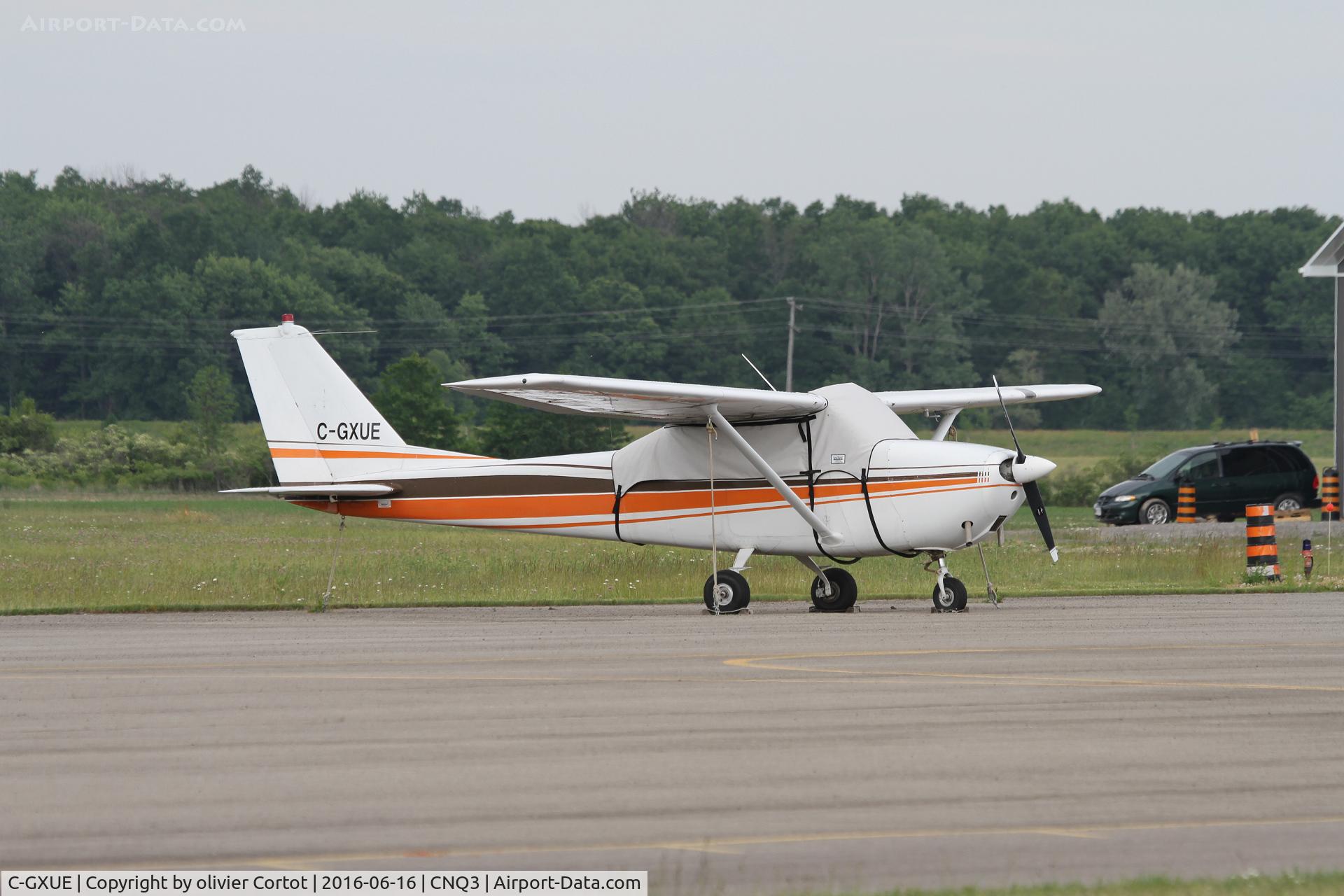 C-GXUE, 1963 Cessna 172D C/N 17250551, Ontario