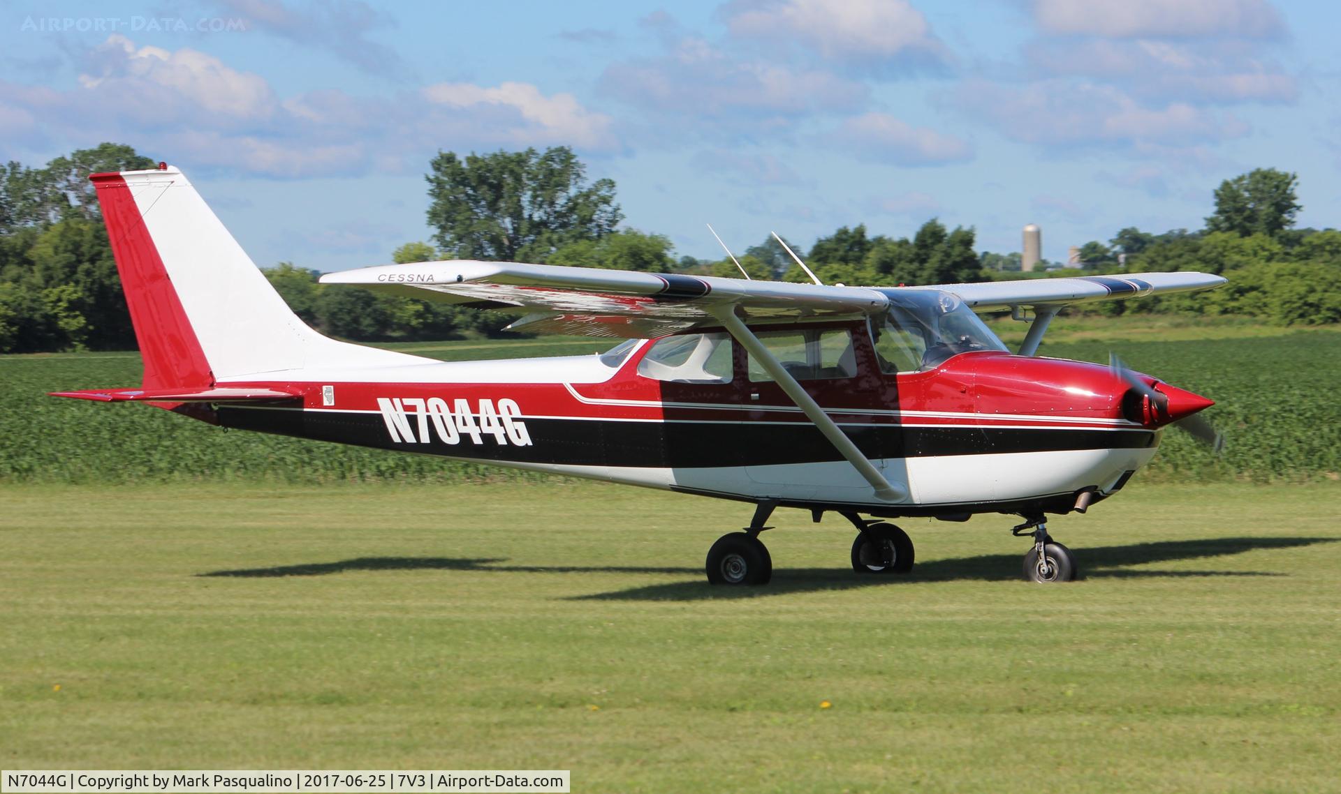 N7044G, 1969 Cessna 172K Skyhawk C/N 17258744, Cessna 172K