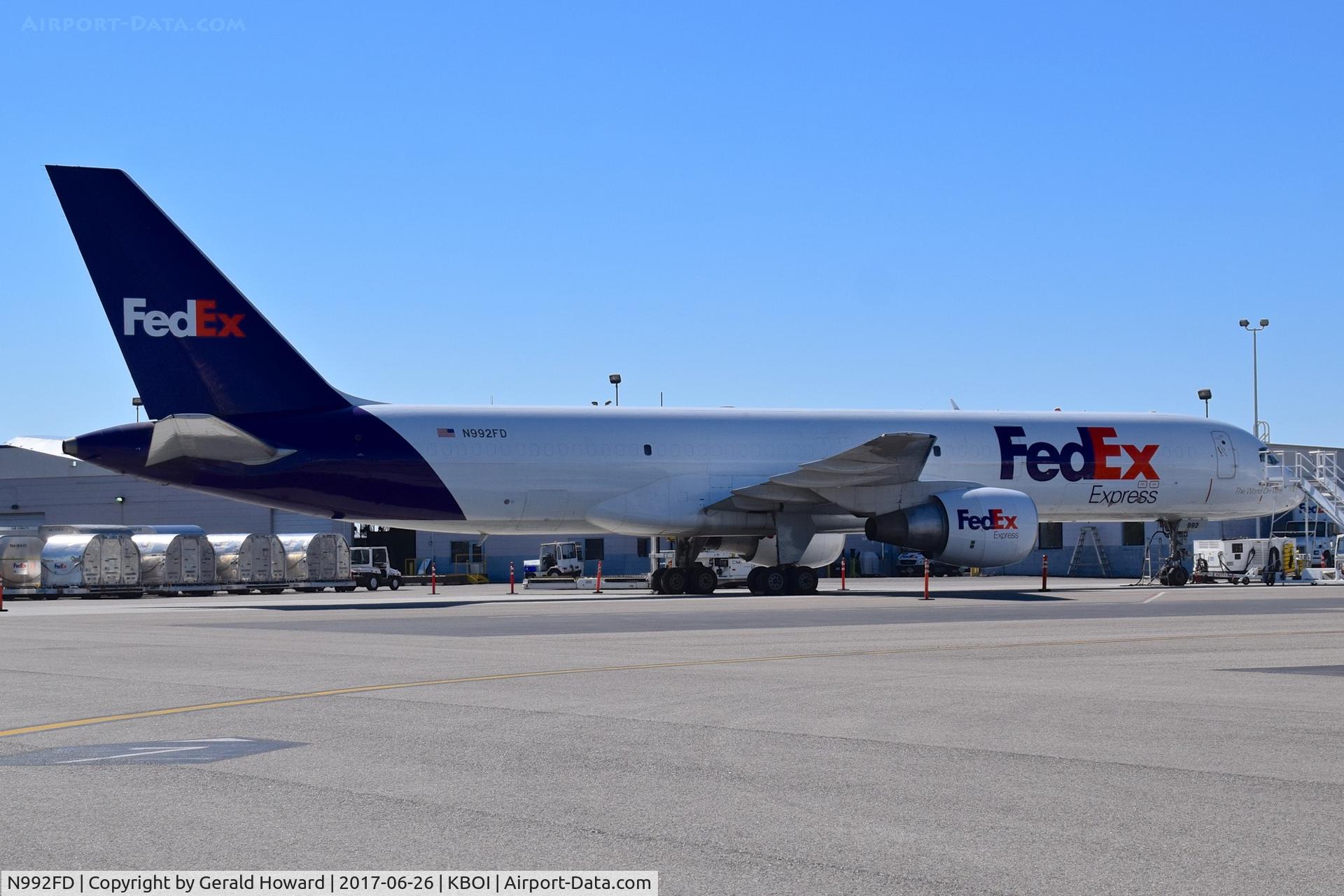 N992FD, 1986 Boeing 757-232(F) C/N 22912, Parked on the FedEx ramp.