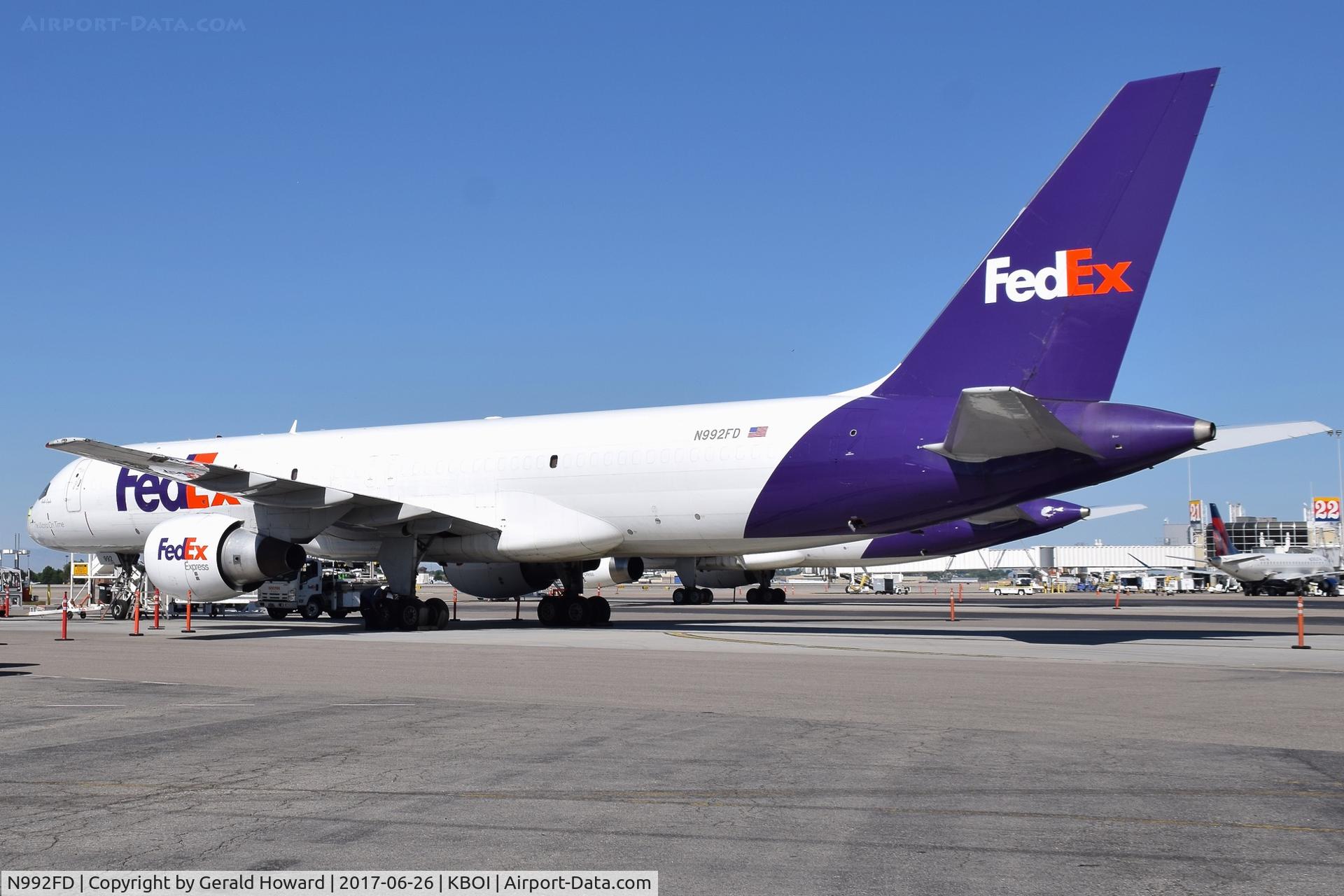 N992FD, 1986 Boeing 757-232(F) C/N 22912, Parked on the FedEx ramp.