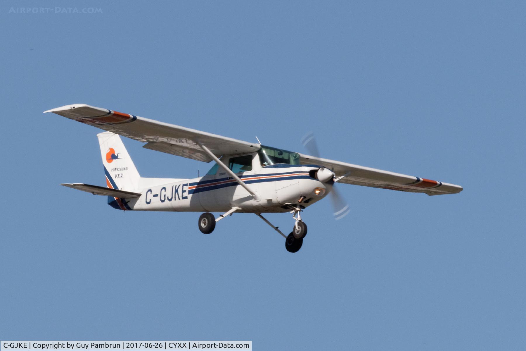 C-GJKE, 1981 Cessna 152 C/N 15284864, Landing