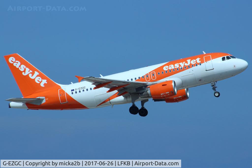 G-EZGC, 2010 Airbus A319-111 C/N 4444, Take off