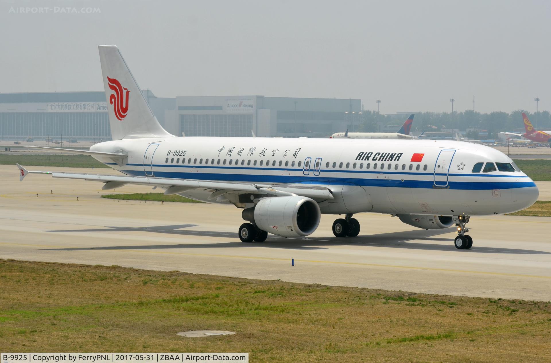 B-9925, 2013 Airbus A320-214 C/N 5690, Air China A320 passing by