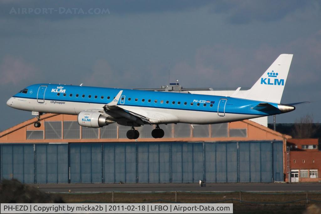 PH-EZD, 2009 Embraer 190LR (ERJ-190-100LR) C/N 19000279, Landing