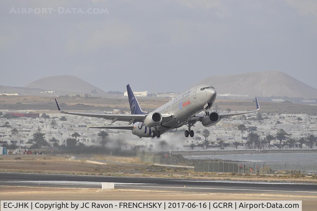 EC-JHK, 2005 Boeing 737-85P C/N 33975, Air Europa (SkyTeam Livery) take off to Bilbao