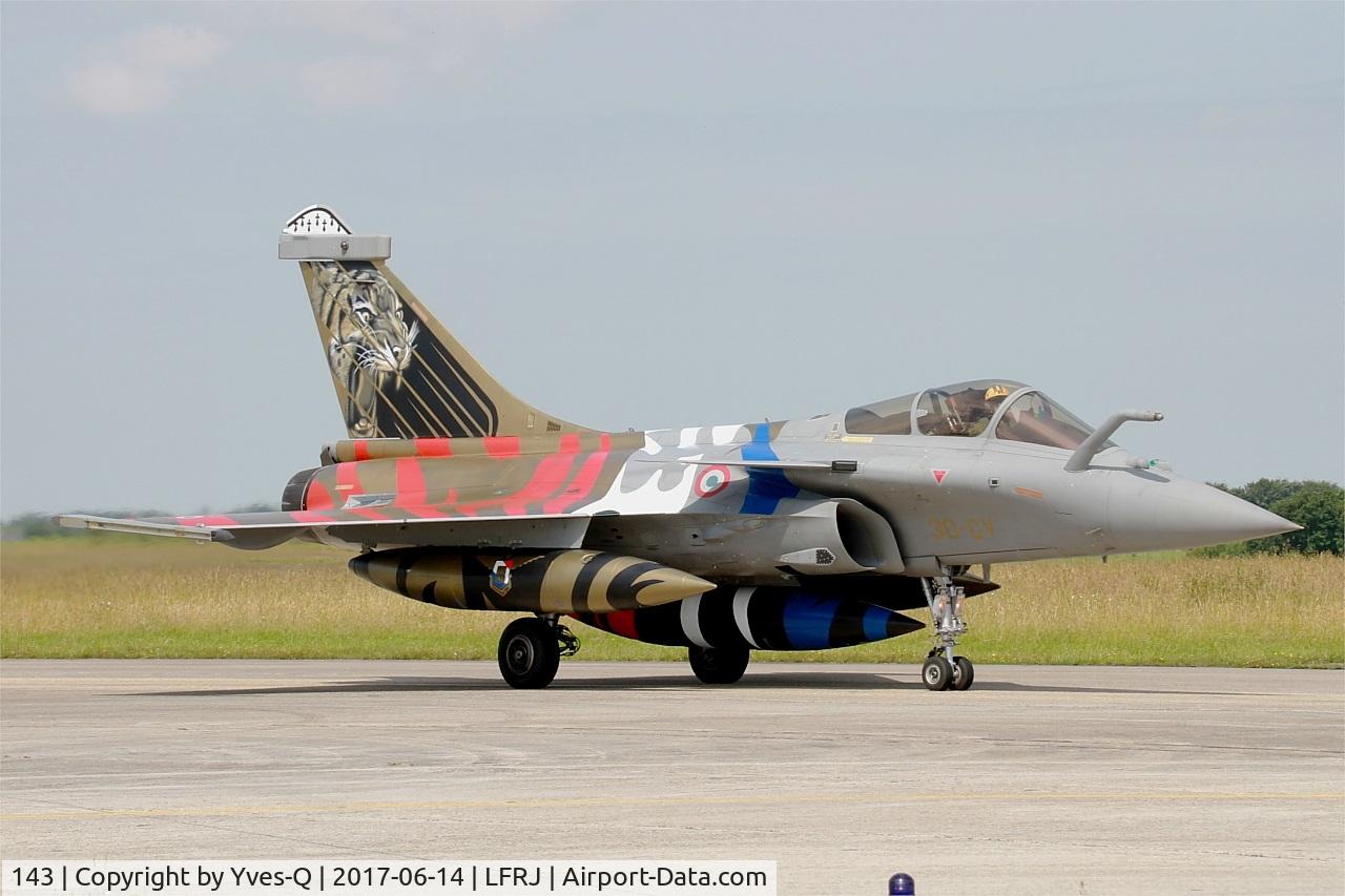 143, 2013 Dassault Rafale C C/N 143, Dassault Rafale C, Taxiing to flight line, Landivisiau Naval Air Base (LFRJ) Tiger Meet 2017