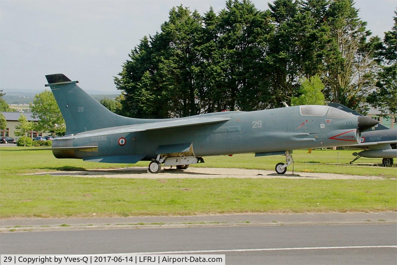 29, Vought F-8E(FN) Crusader C/N 1246, Vought F-8E(FN) Crusader, Preserved at Landivisiau Naval Air Base (LFRJ)