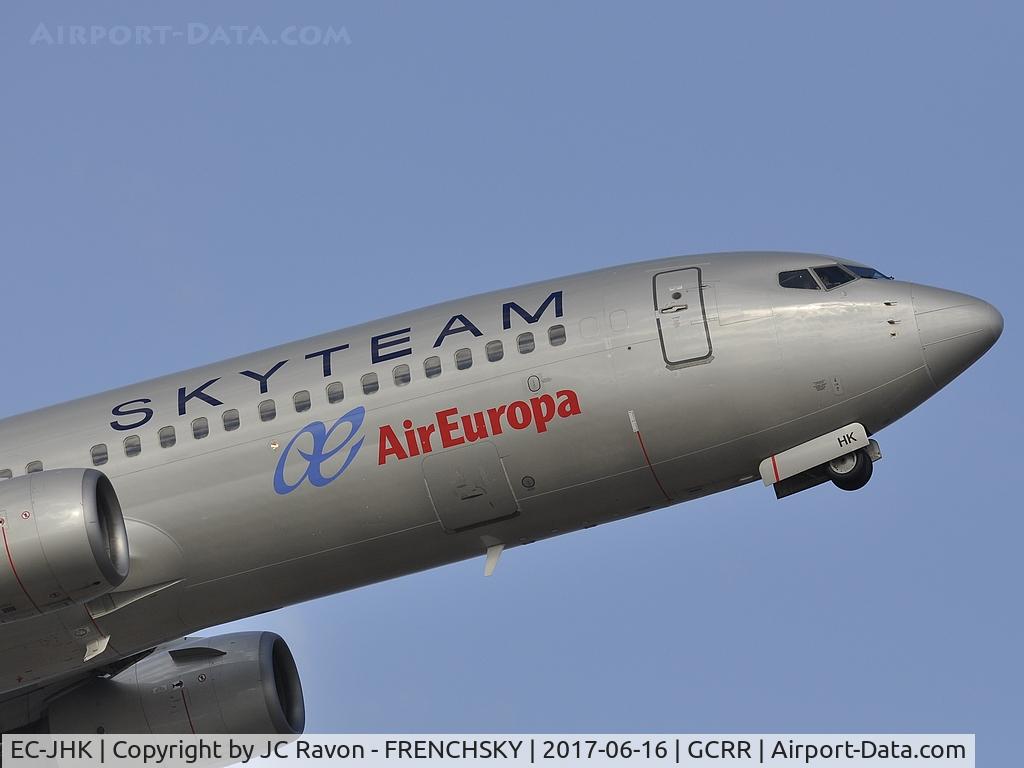 EC-JHK, 2005 Boeing 737-85P C/N 33975, Air Europa (SkyTeam Livery) take off to Bilbao
