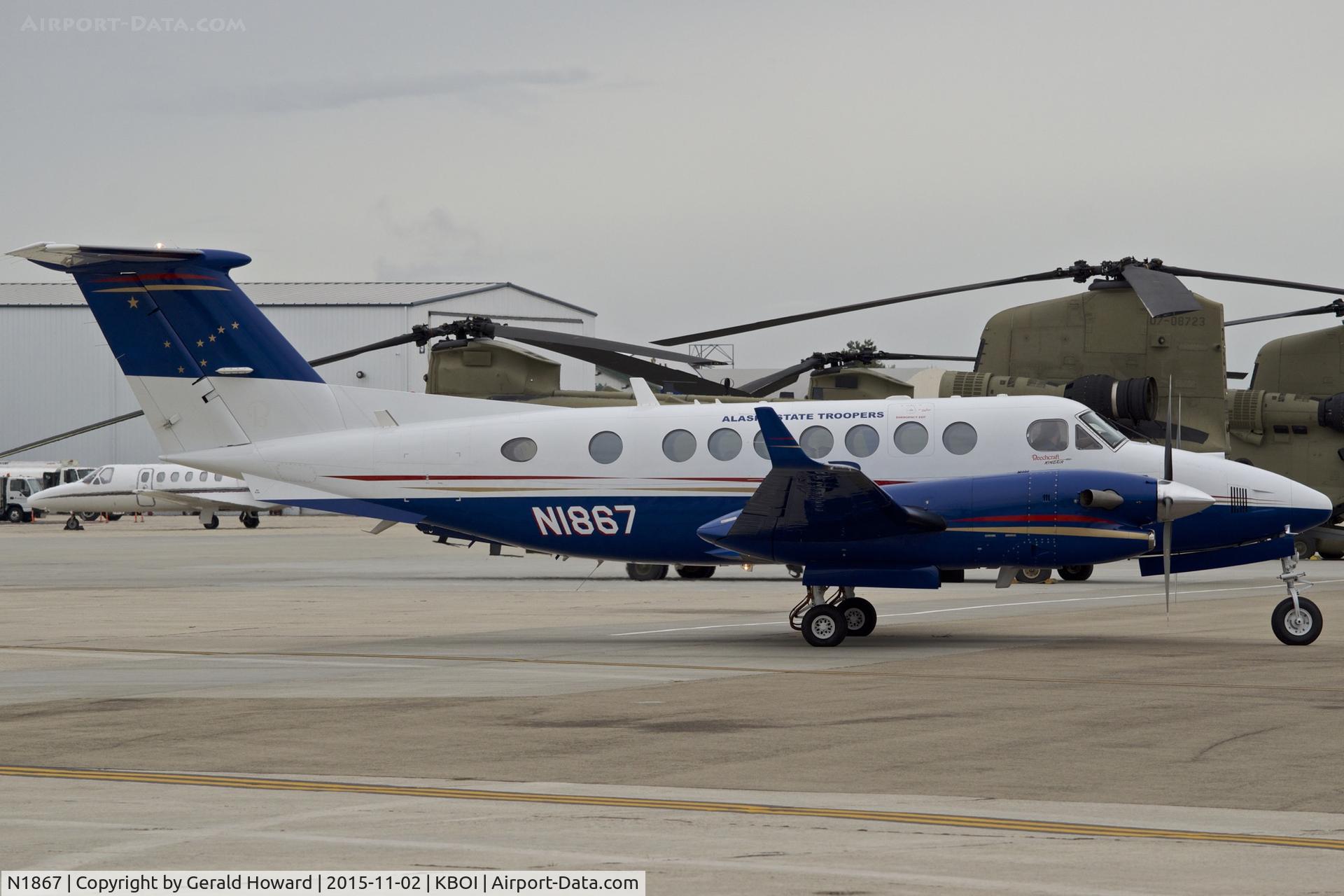N1867, 2012 Beechcraft B300 C/N FL-815, Taxing from the south GA ramp.