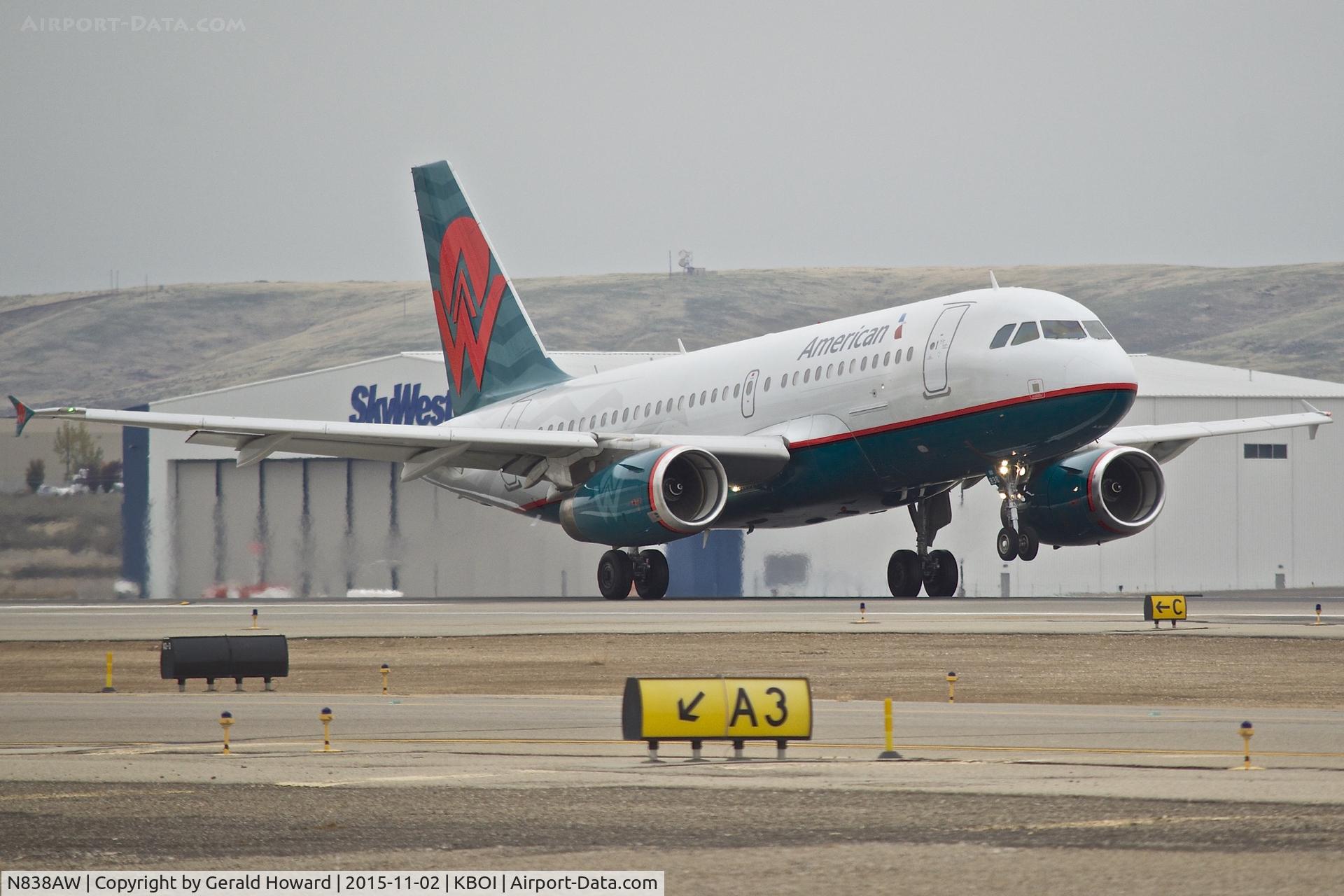 N838AW, 2005 Airbus A319-132 C/N 2615, Landing RWY 28R.