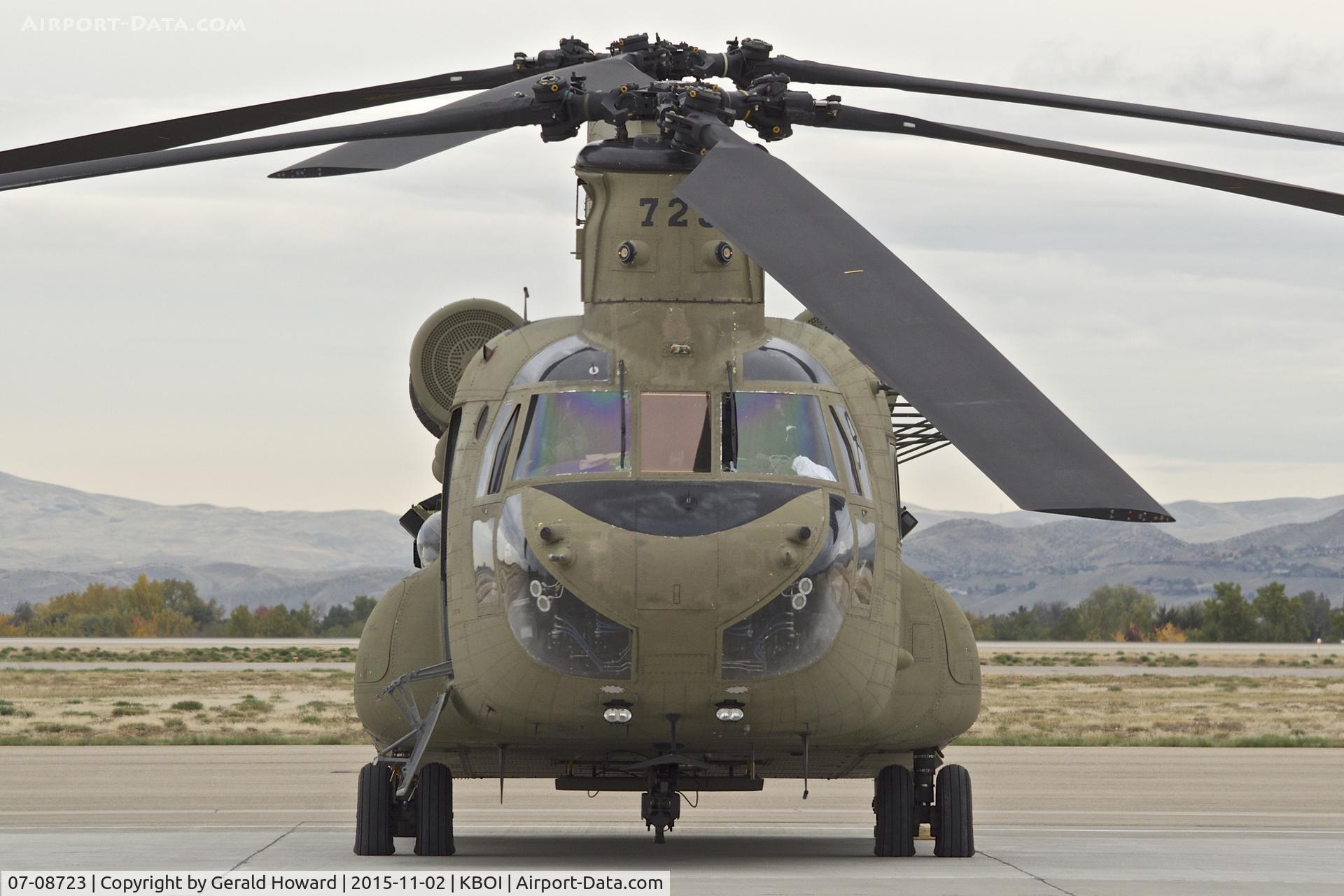 07-08723, 2007 Boeing CH-47F Chinook C/N M8723, Parked on the south GA ramp.