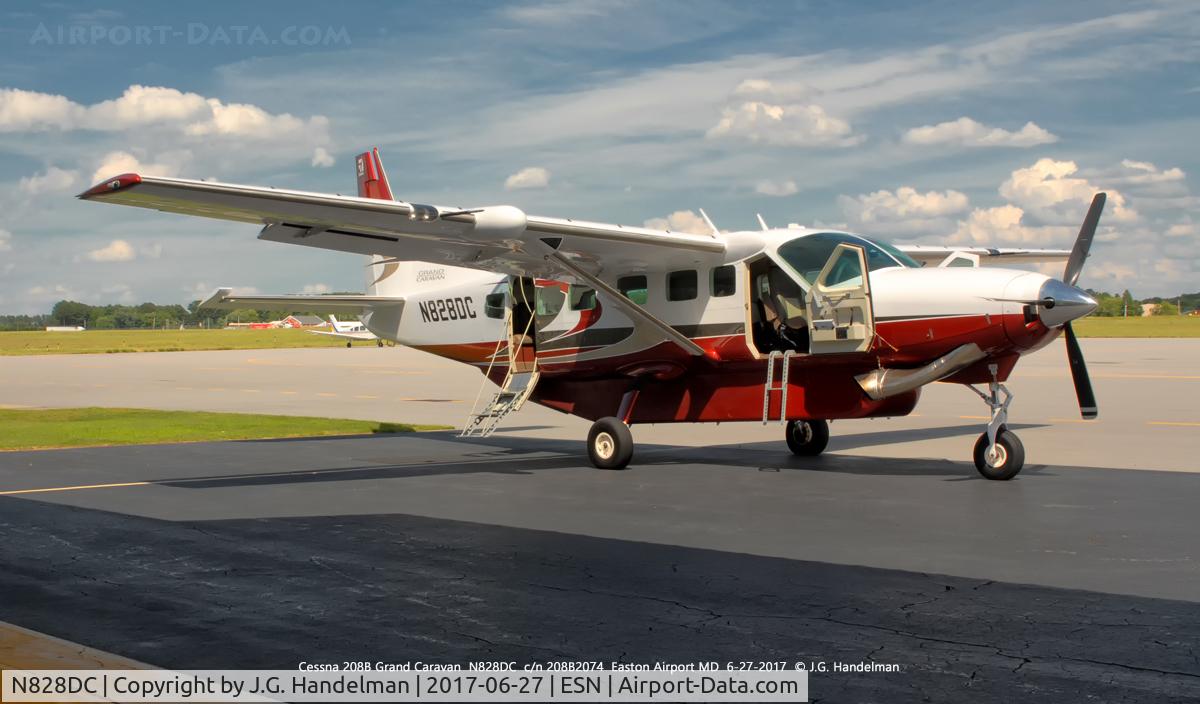 N828DC, 2009 Cessna 208B Grand Caravan C/N 208B2074, At Easton MD.