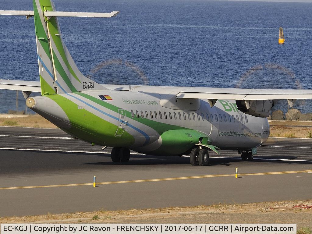 EC-KGJ, 2007 ATR 72-212A C/N 753, Binter Canarias NT505 take off runway 03 to Las Palmas