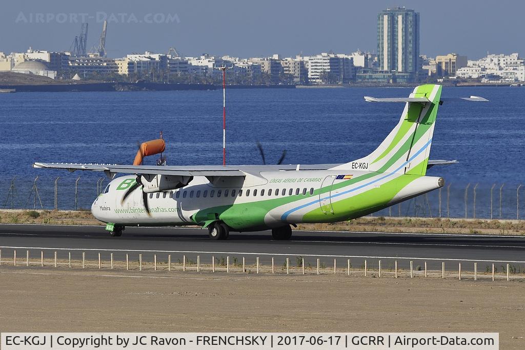 EC-KGJ, 2007 ATR 72-212A C/N 753, Binter Canarias NT505 take off runway 03 to Las Palmas
