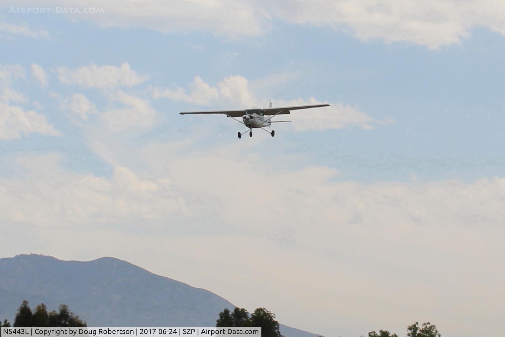 N5443L, 1980 Cessna 152 C/N 15284315, 1980 Cessna 152, Lycoming O-235 115 Hp, on final Rwy 22