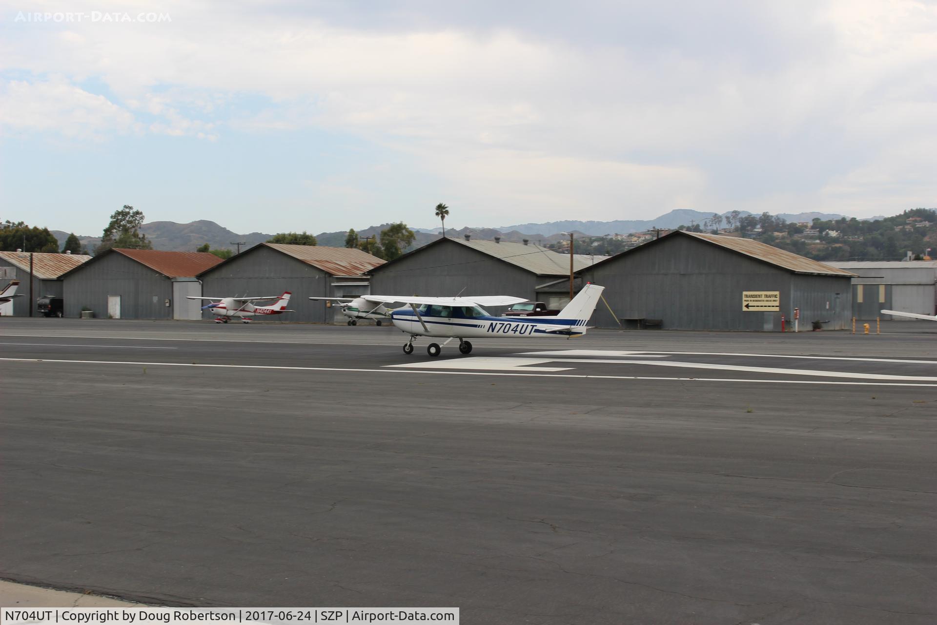 N704UT, 1976 Cessna 150M C/N 15078891, 1976 Cessna 150M, Continental O-200 100 Hp, takeoff roll Rwy 22