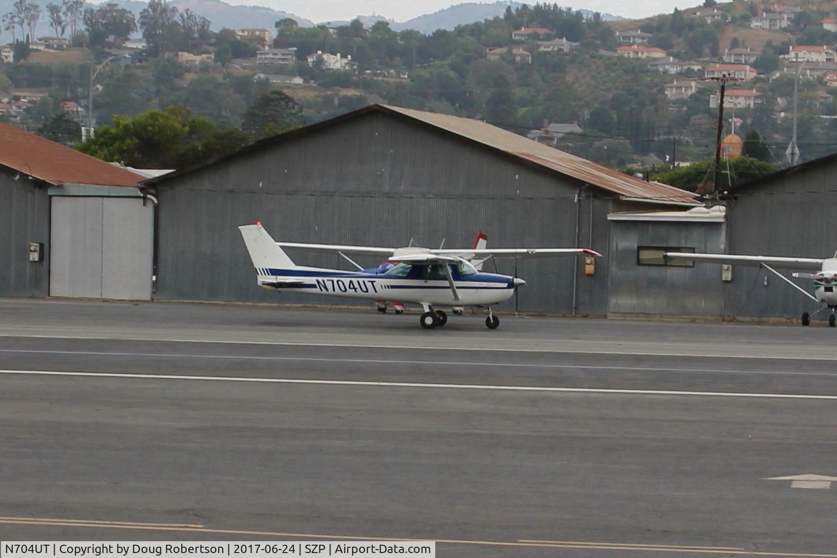 N704UT, 1976 Cessna 150M C/N 15078891, 1976 Cessna 150M, Continental O-200 100 Hp, taxi to Rwy 22